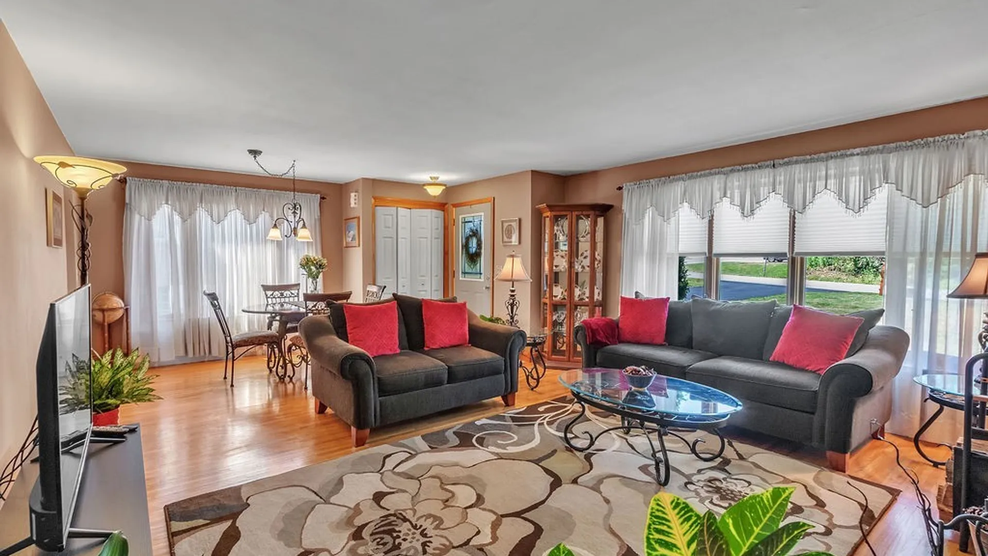 Property at 5979 Fairway Court, Hamburg, NY 14085 10