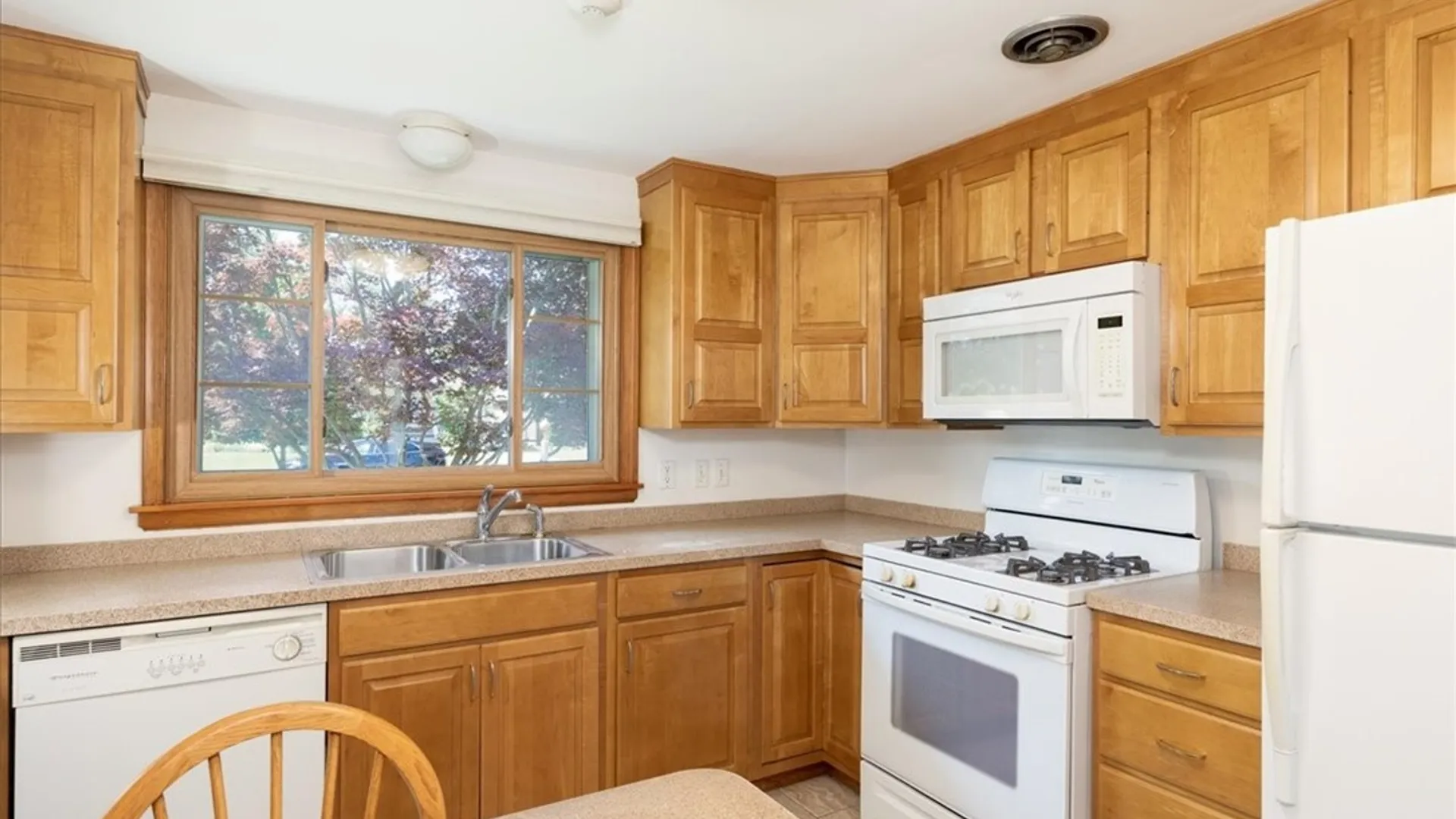 Property at 40 Lennox Avenue, Amherst, NY 14226 10