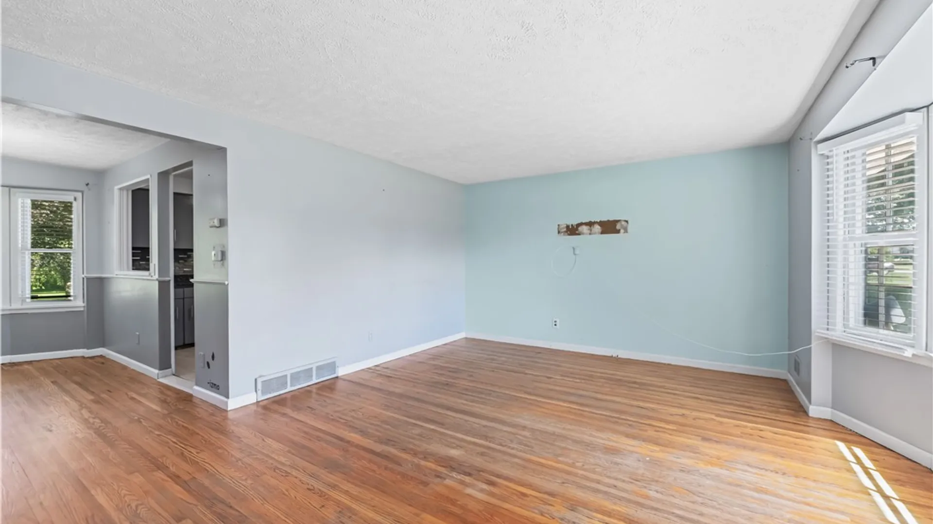 Property at 412 Wildwood Drive, Greece, NY 14616 5