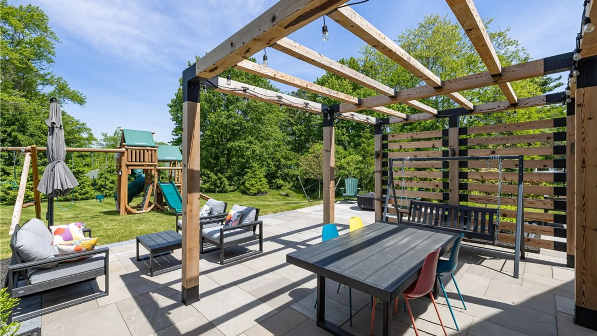 Property at 8 Ravenna Crescent, Pittsford, NY 14534 45