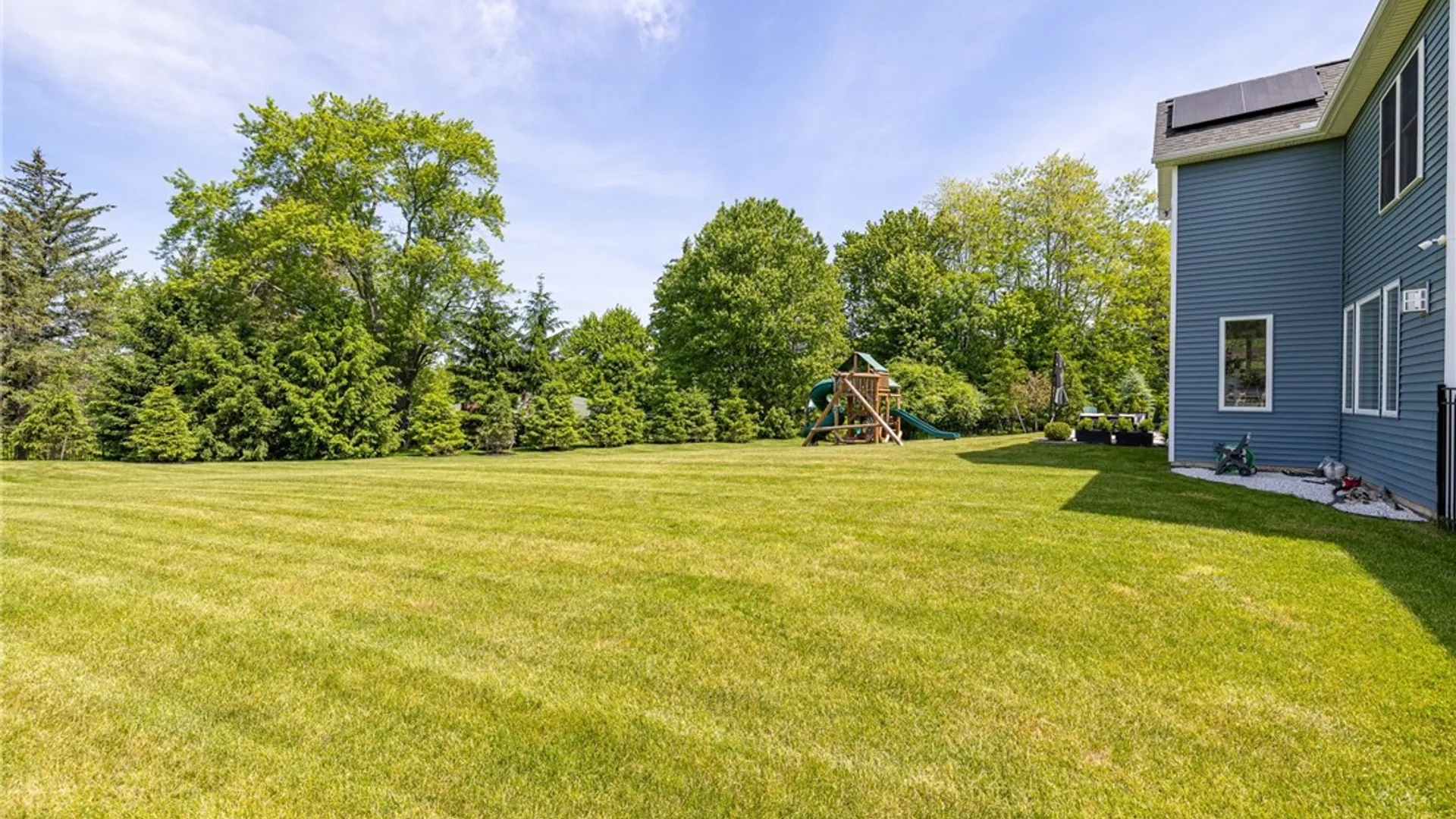 Property at 8 Ravenna Crescent, Pittsford, NY 14534 46