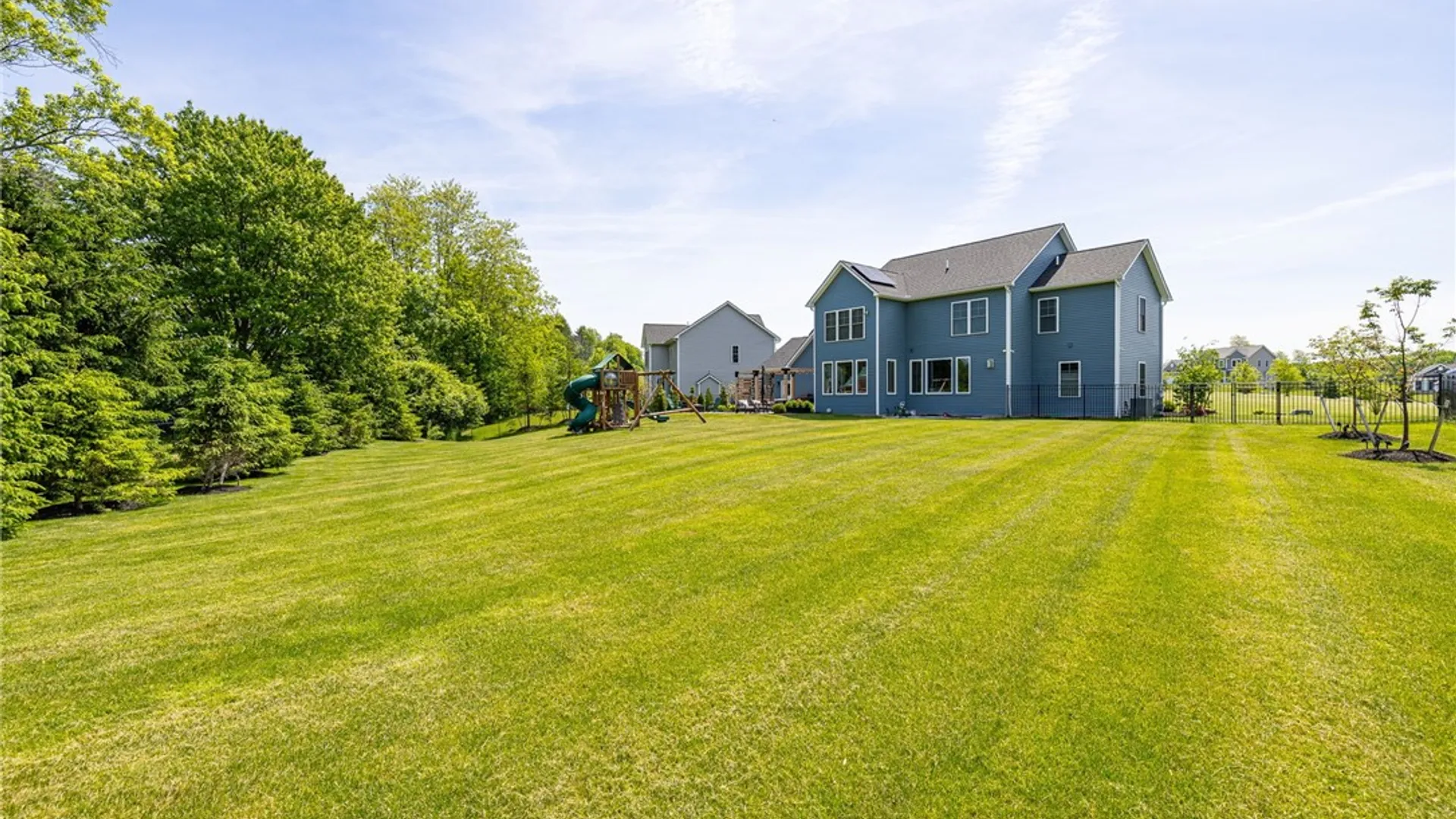 Property at 8 Ravenna Crescent, Pittsford, NY 14534 47