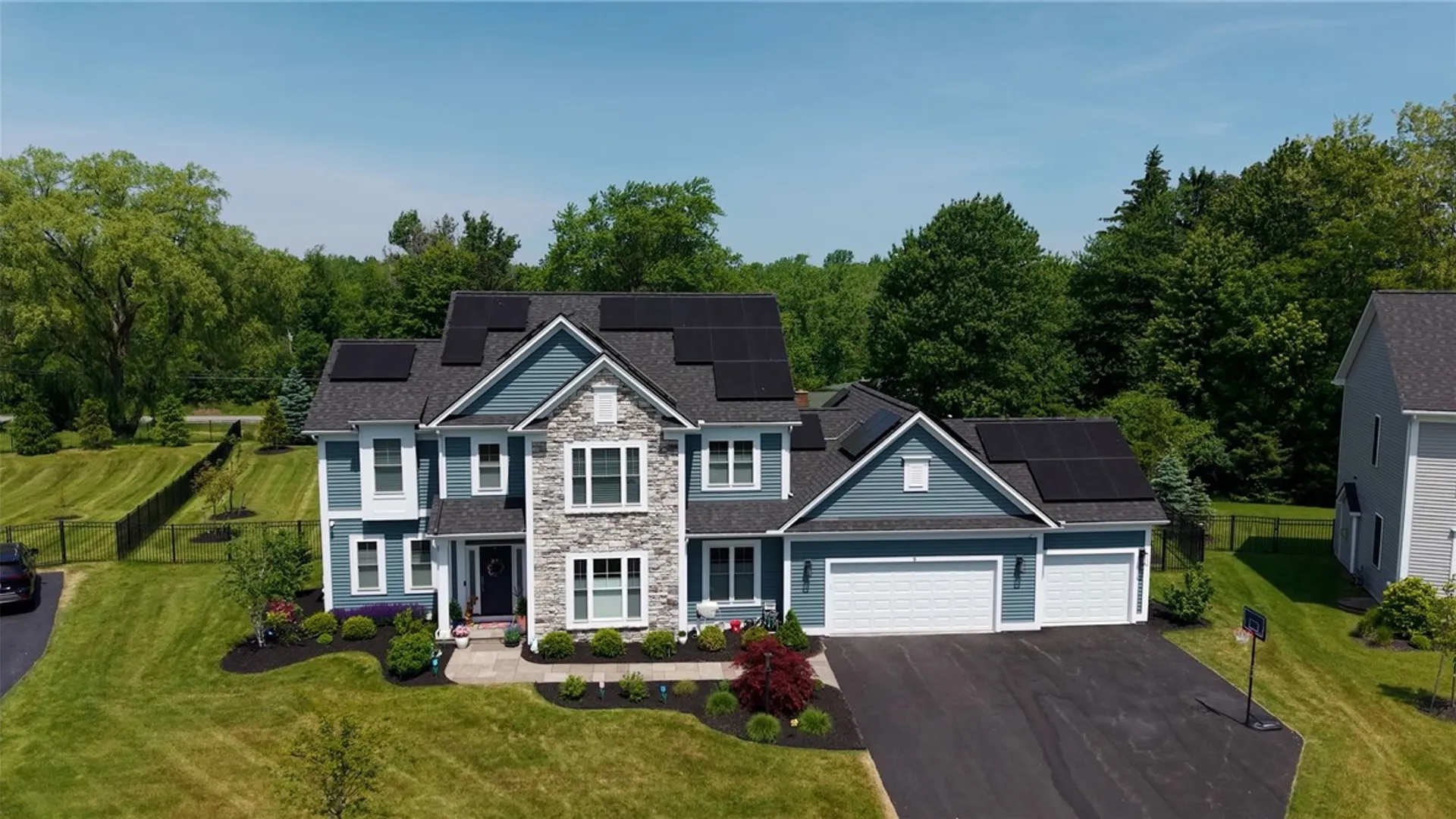 Property at 8 Ravenna Crescent, Pittsford, NY 14534 48