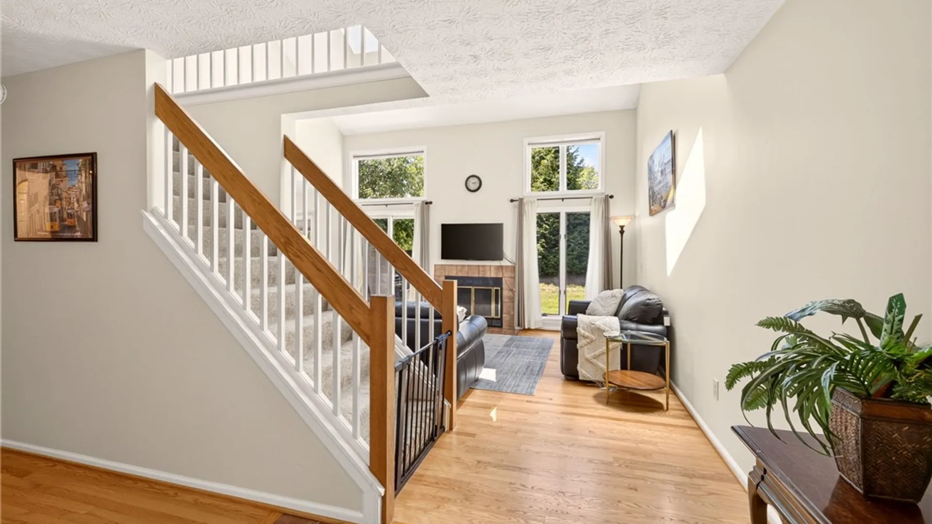 Property at 27 Neville Lane, Brighton, NY 14618 4