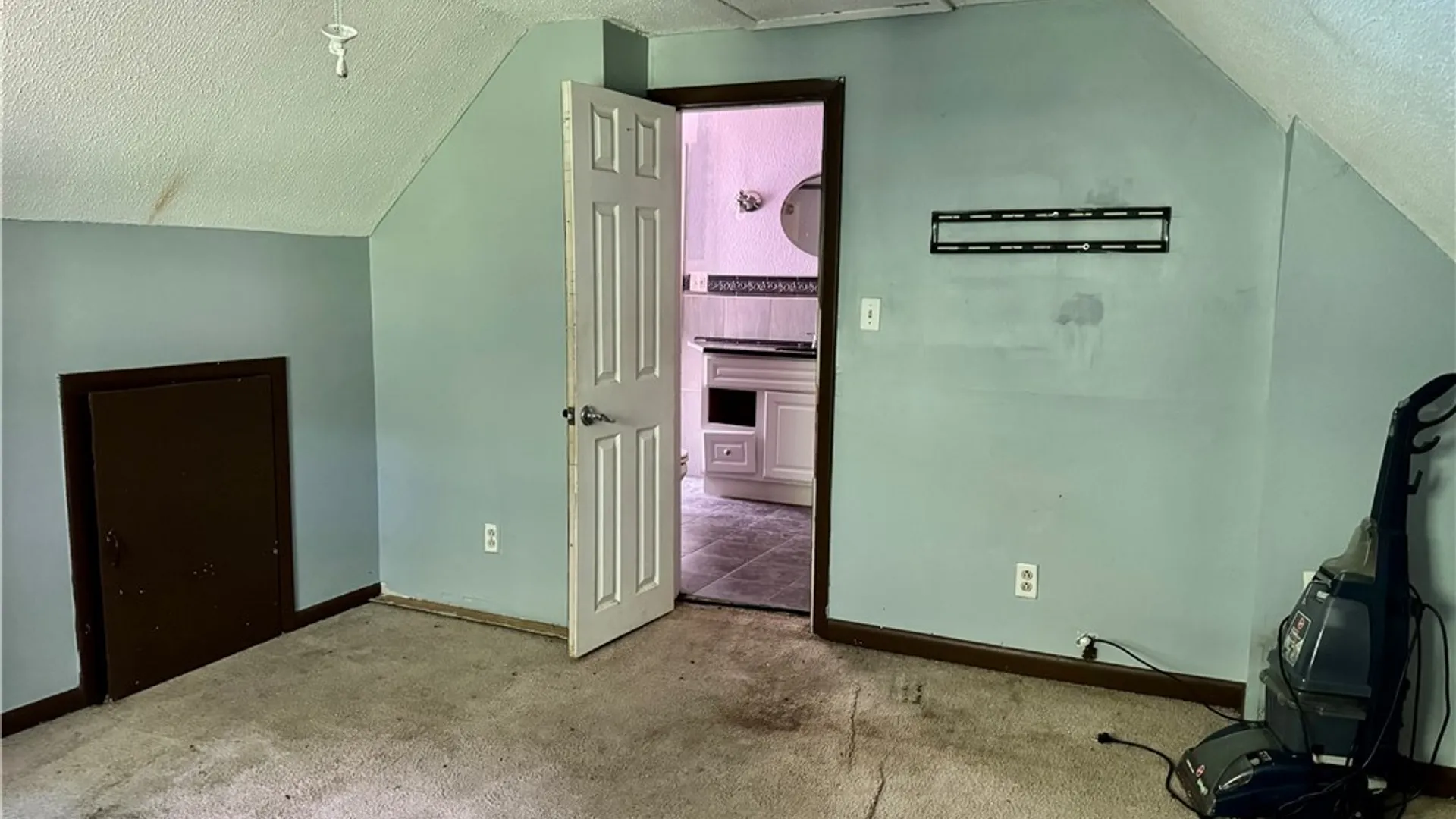 Property at 221 Hudson Street, Syracuse, NY 13207 20