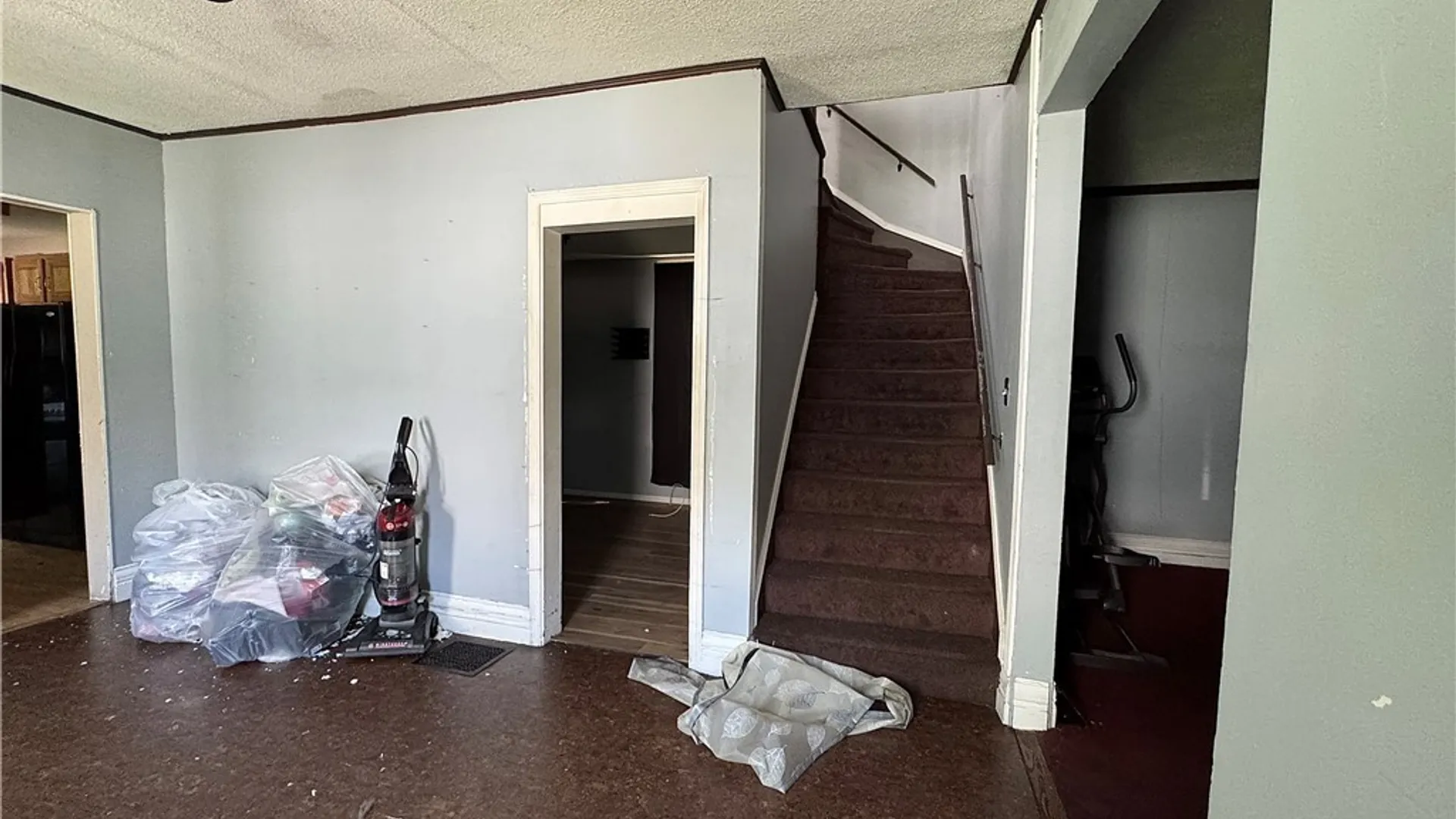 Property at 221 Hudson Street, Syracuse, NY 13207 7