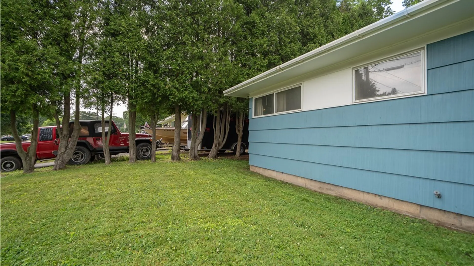Property at 27 Pinecrest Road, New Hartford, NY 13413 20