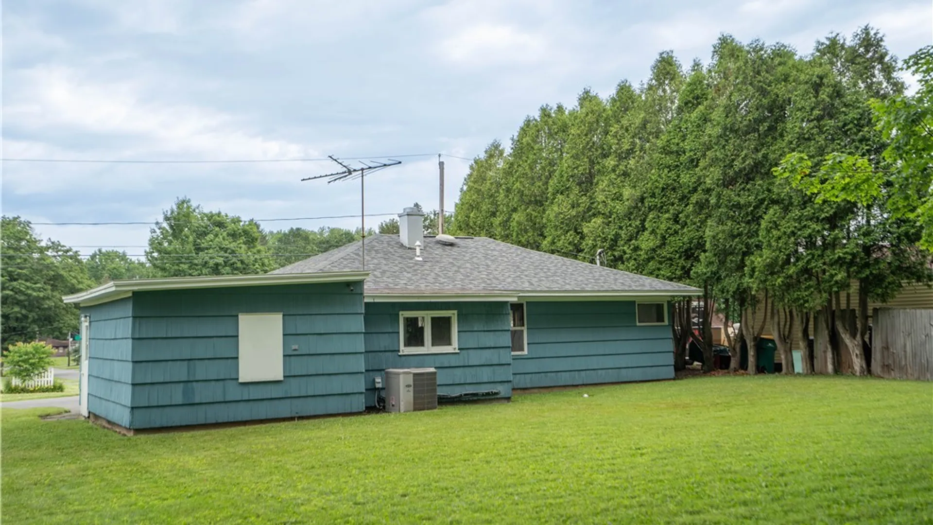 Property at 27 Pinecrest Road, New Hartford, NY 13413 22
