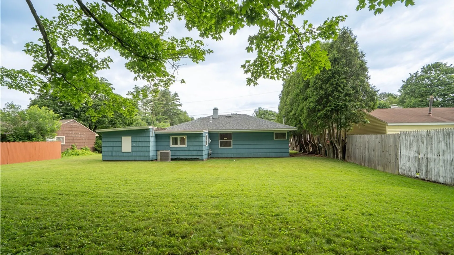 Property at 27 Pinecrest Road, New Hartford, NY 13413 24