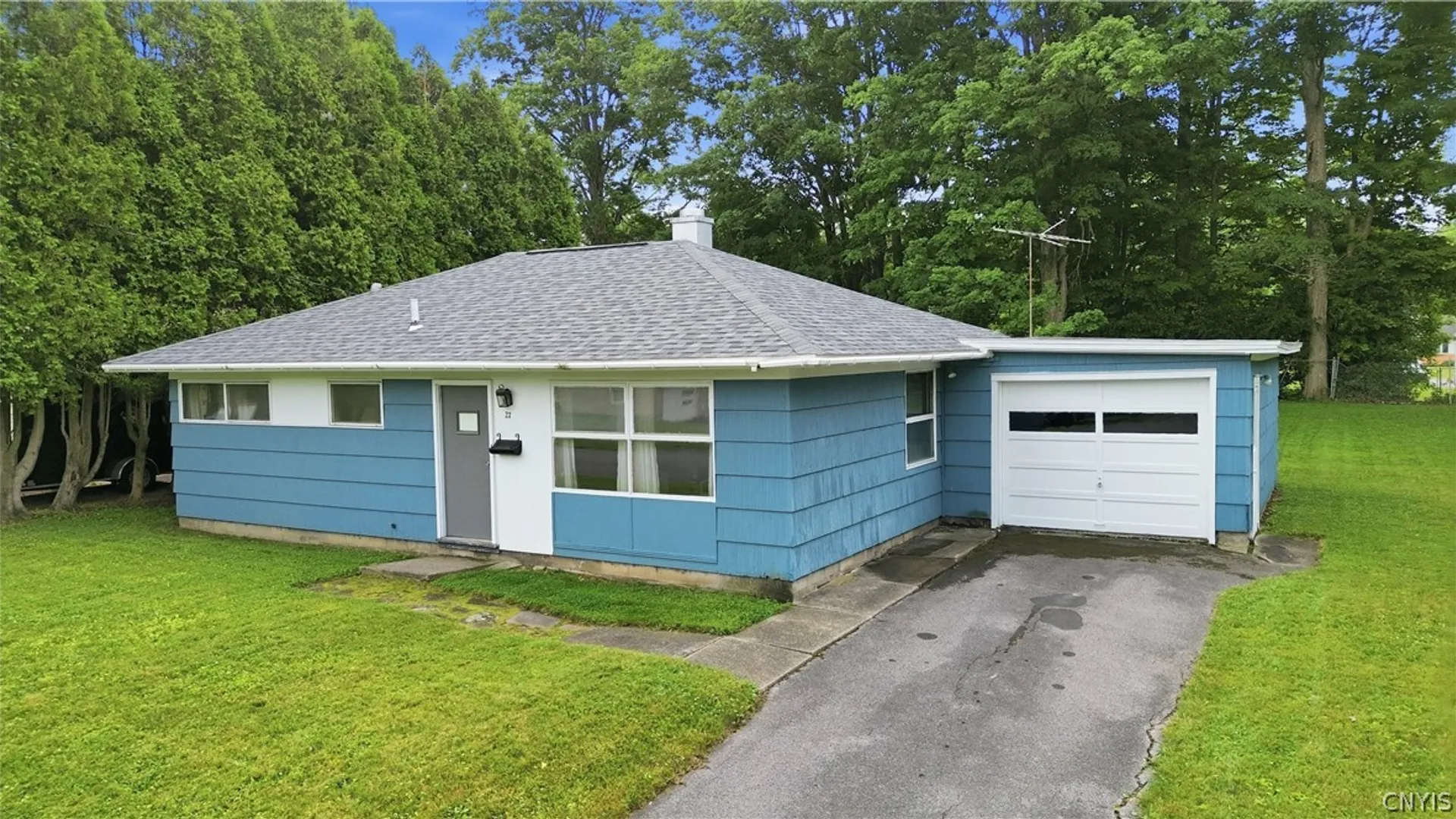 Property at 27 Pinecrest Road, New Hartford, NY 13413 32