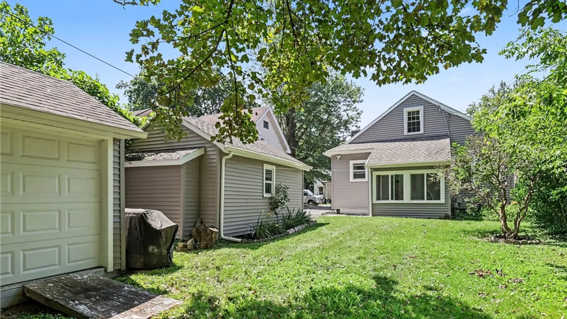 Property at 26 Surrey Road, Greece, NY 14616 22