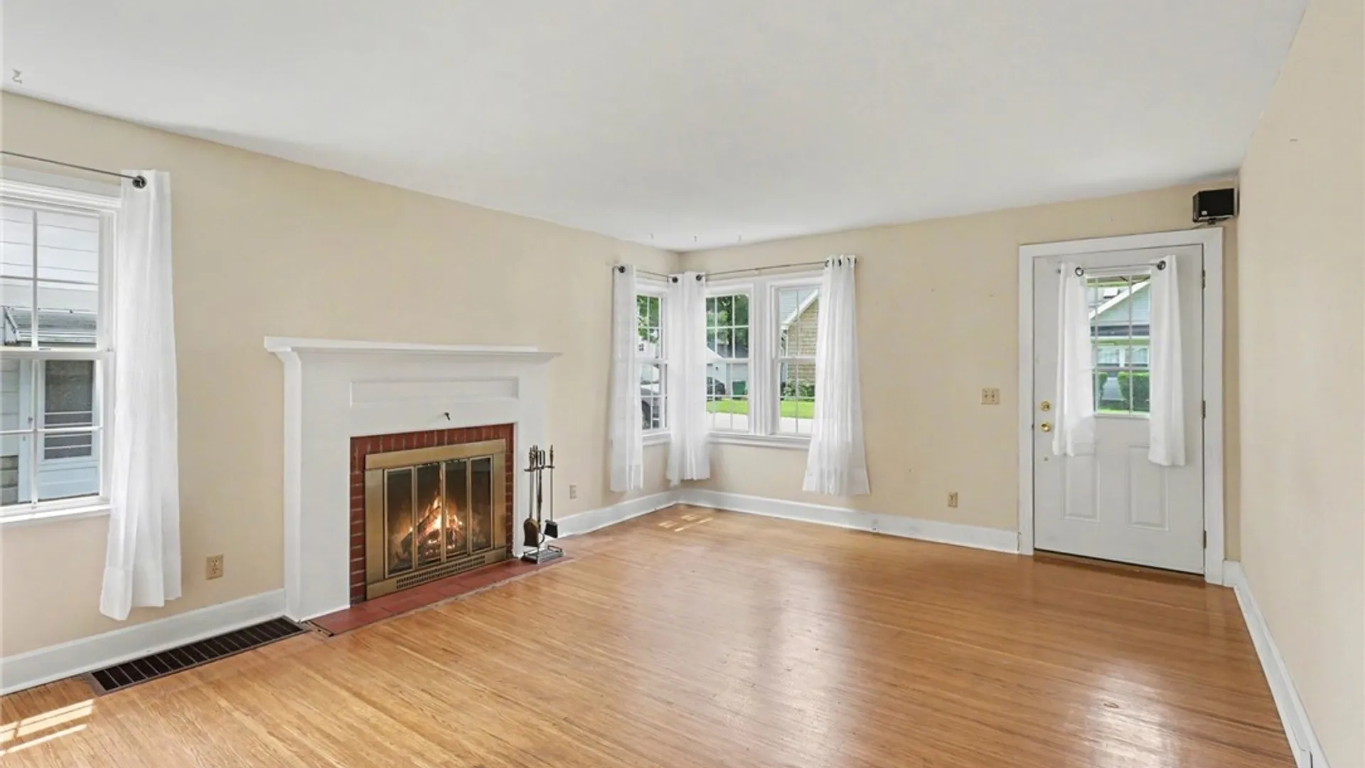 Property at 26 Surrey Road, Greece, NY 14616 4