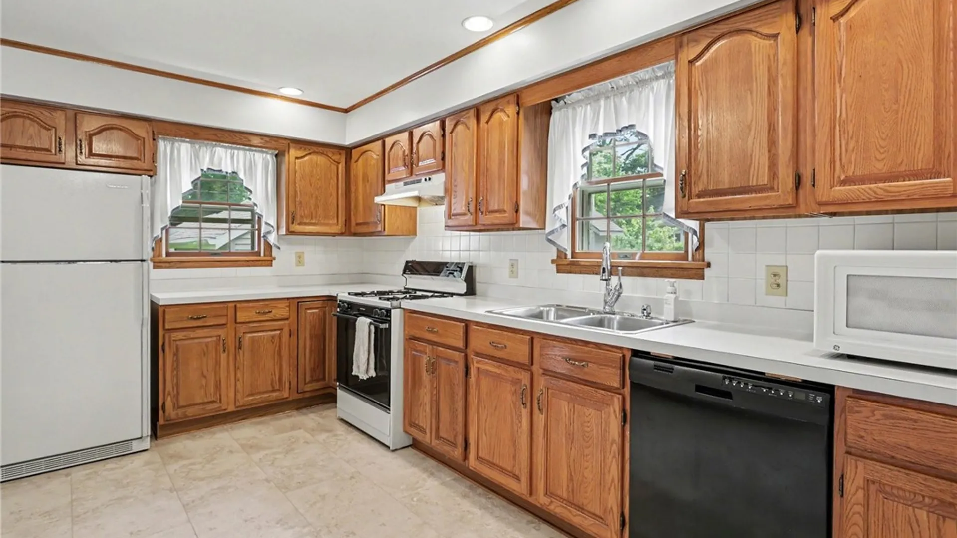 Property at 26 Surrey Road, Greece, NY 14616 5