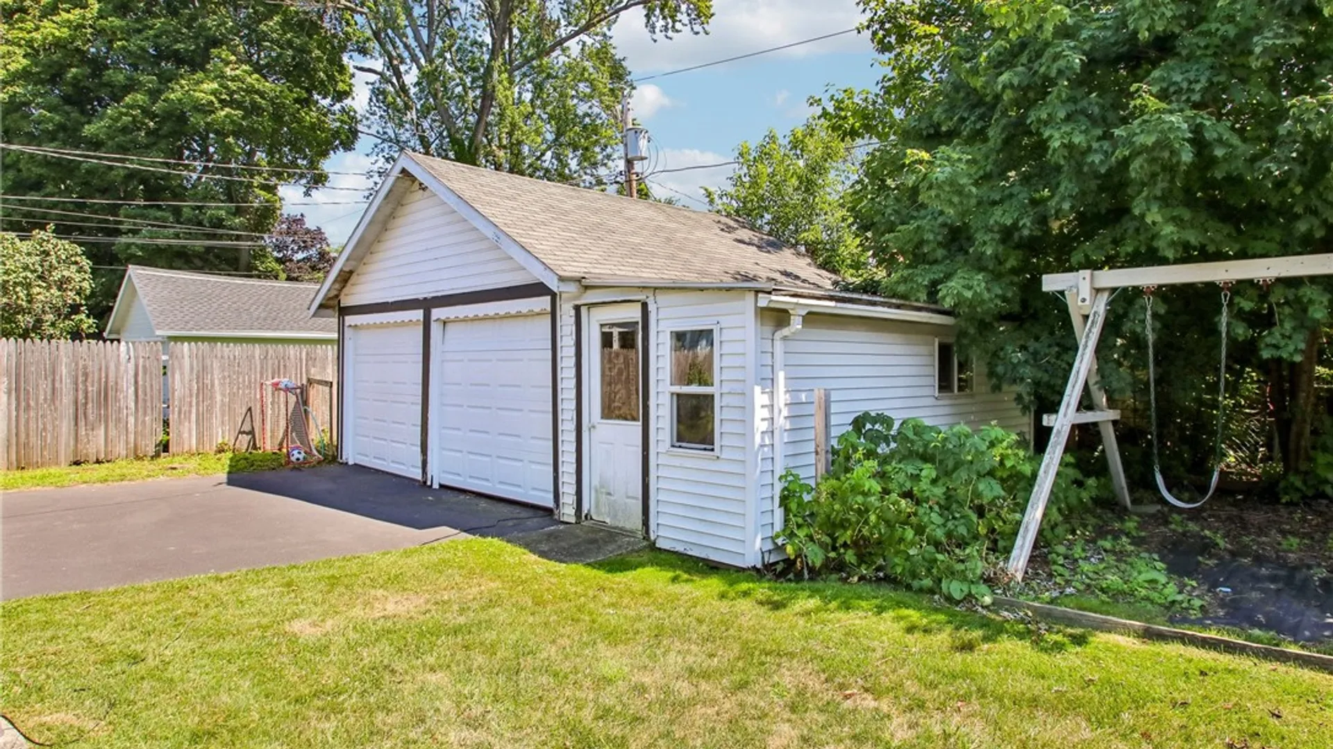 Property at 81 Hoover Road, Irondequoit, NY 14617 28