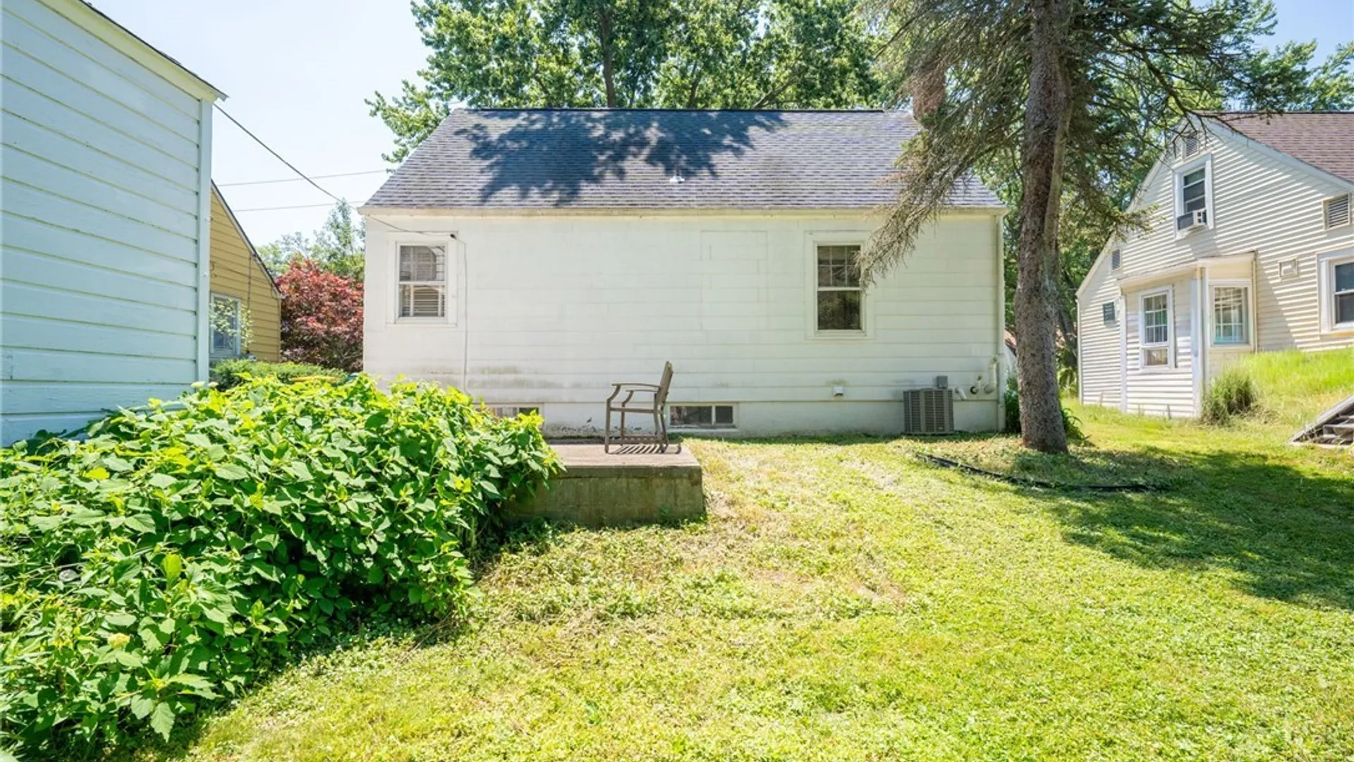 Property at 44 Beverly Place, Hamburg, NY 14075 30