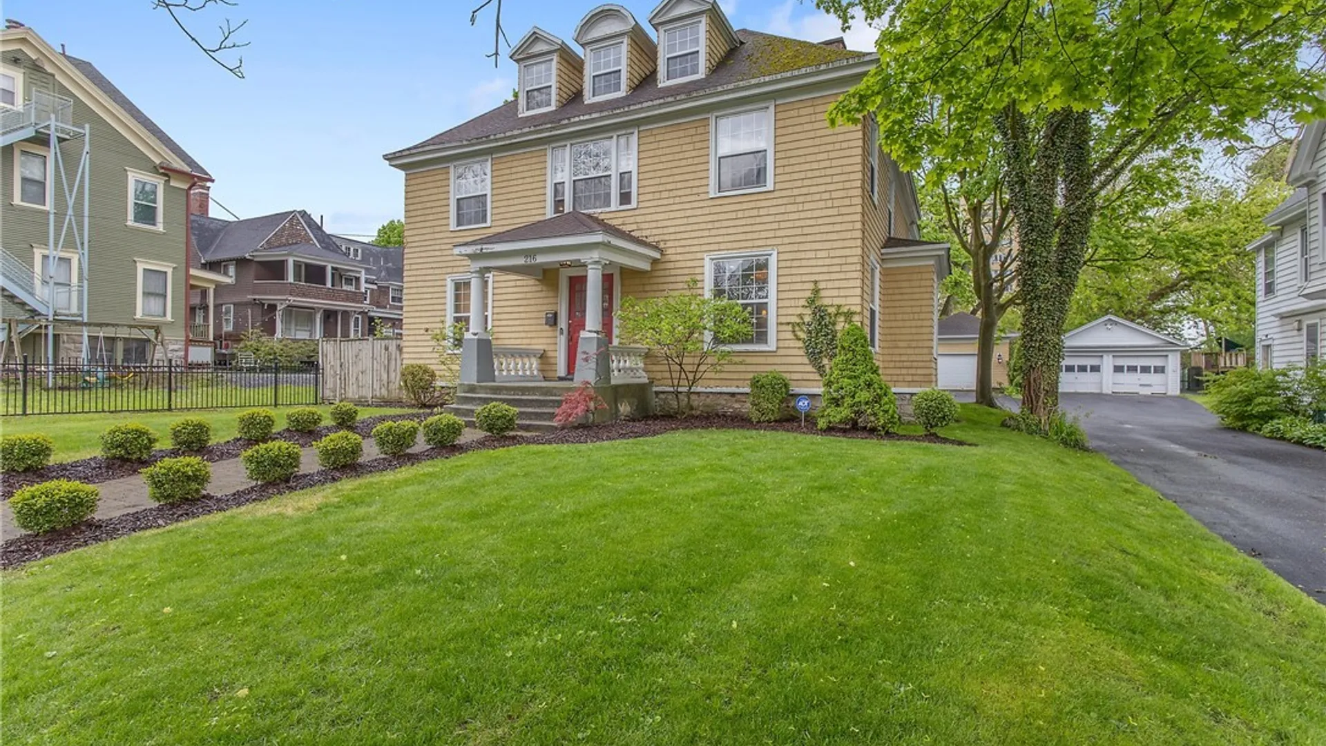 Property at 216 Highland Avenue, Syracuse, NY 13203 4