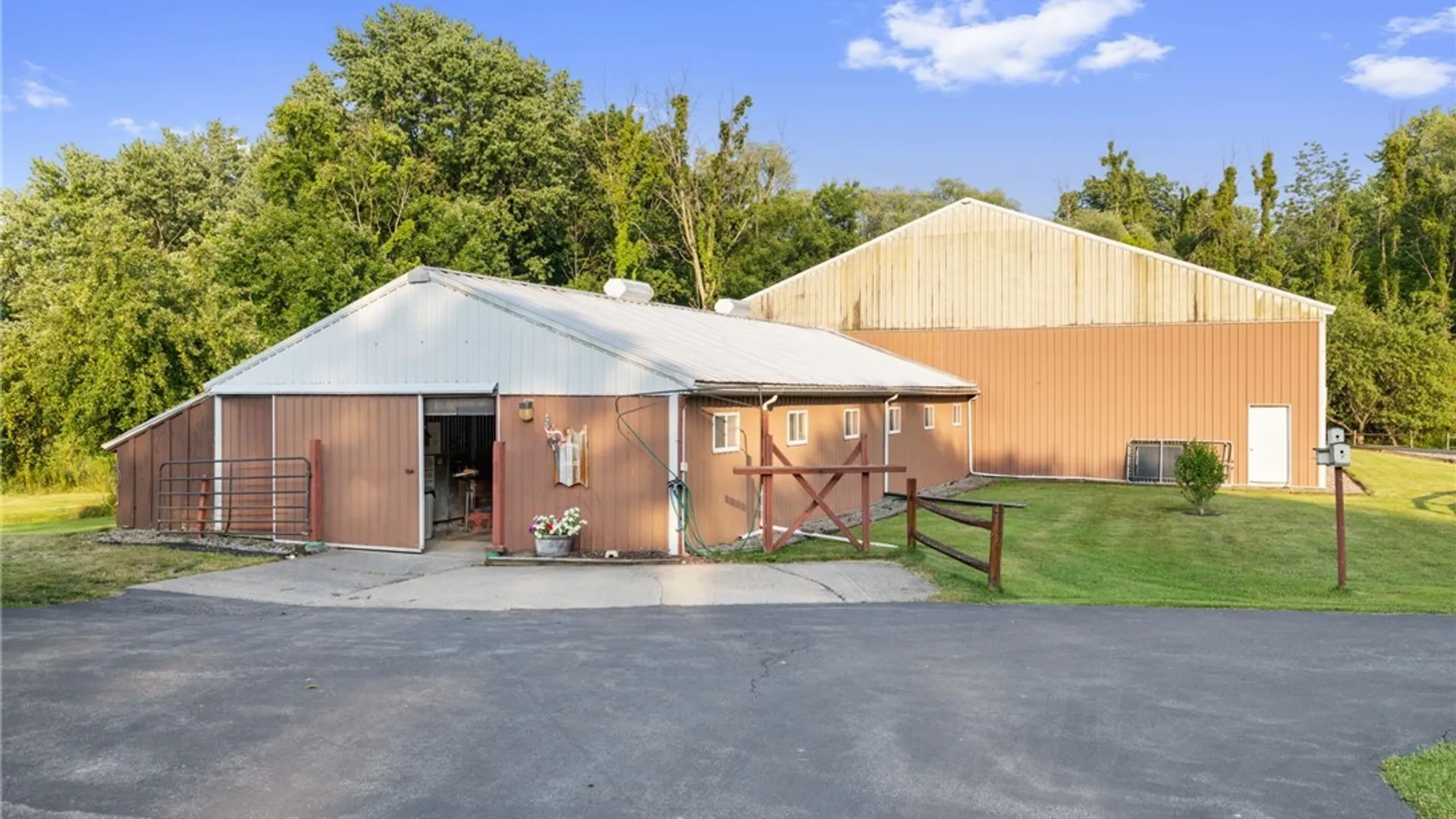 Property at 2177 Canal Road, Camillus, NY 13112 5