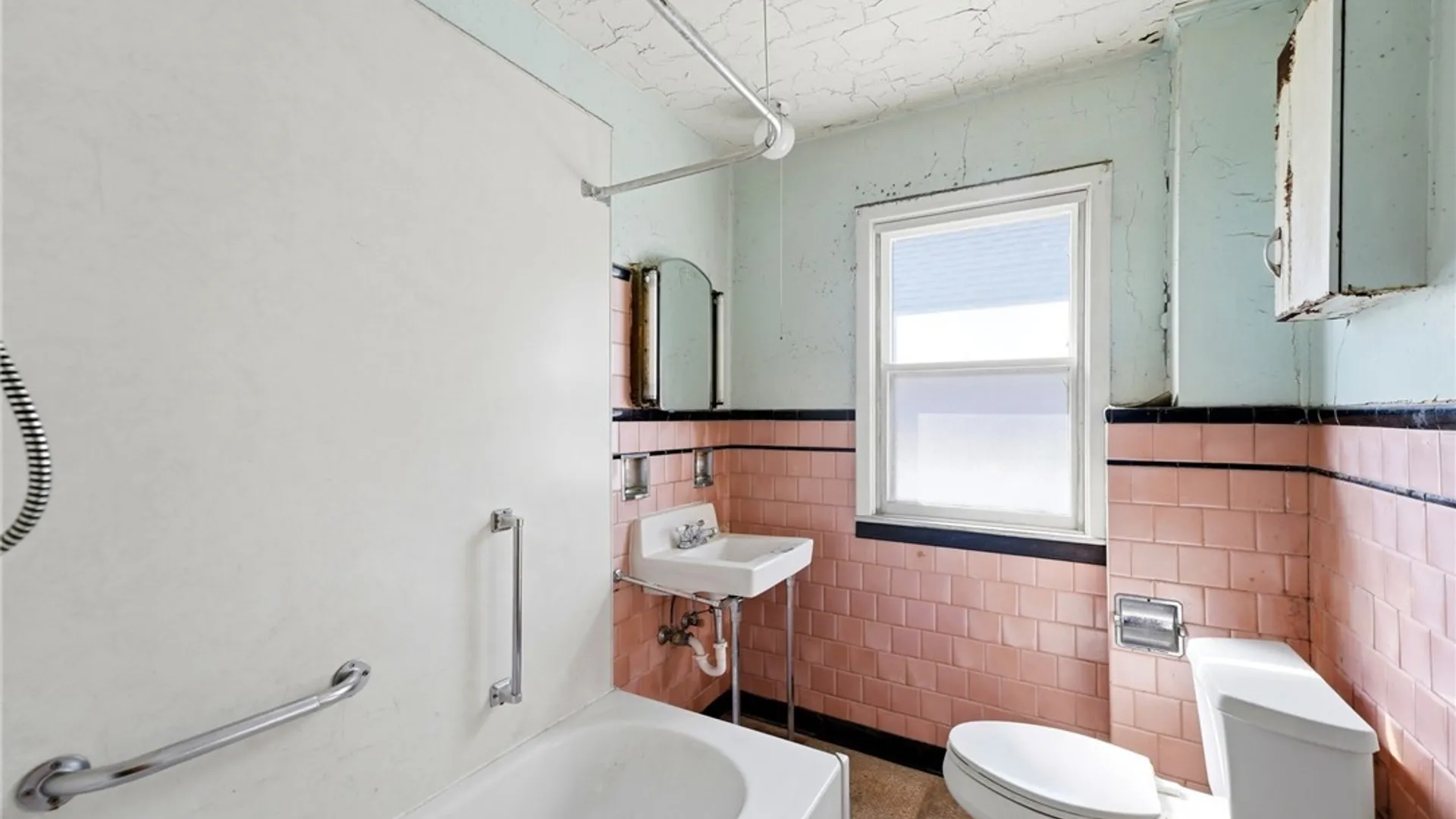 Property at 16 Copeland Place, Buffalo, NY 14207 22