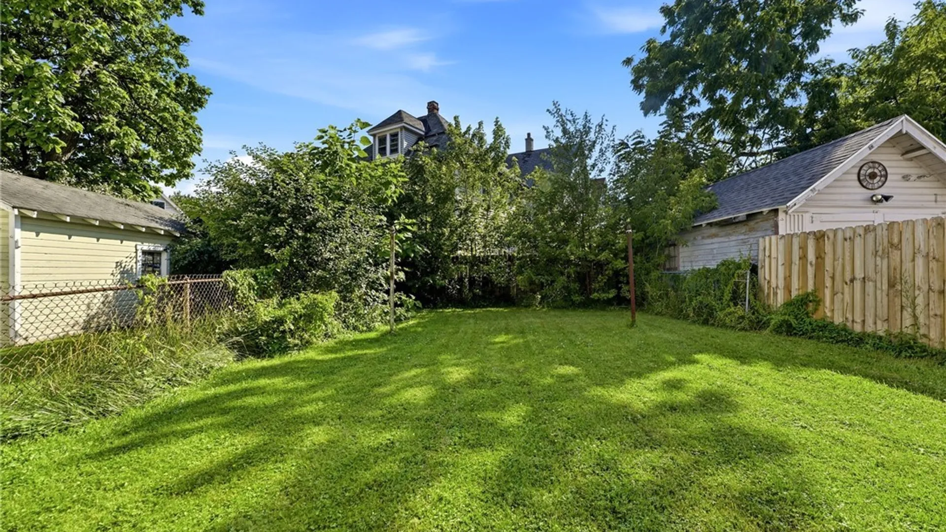 Property at 16 Copeland Place, Buffalo, NY 14207 34