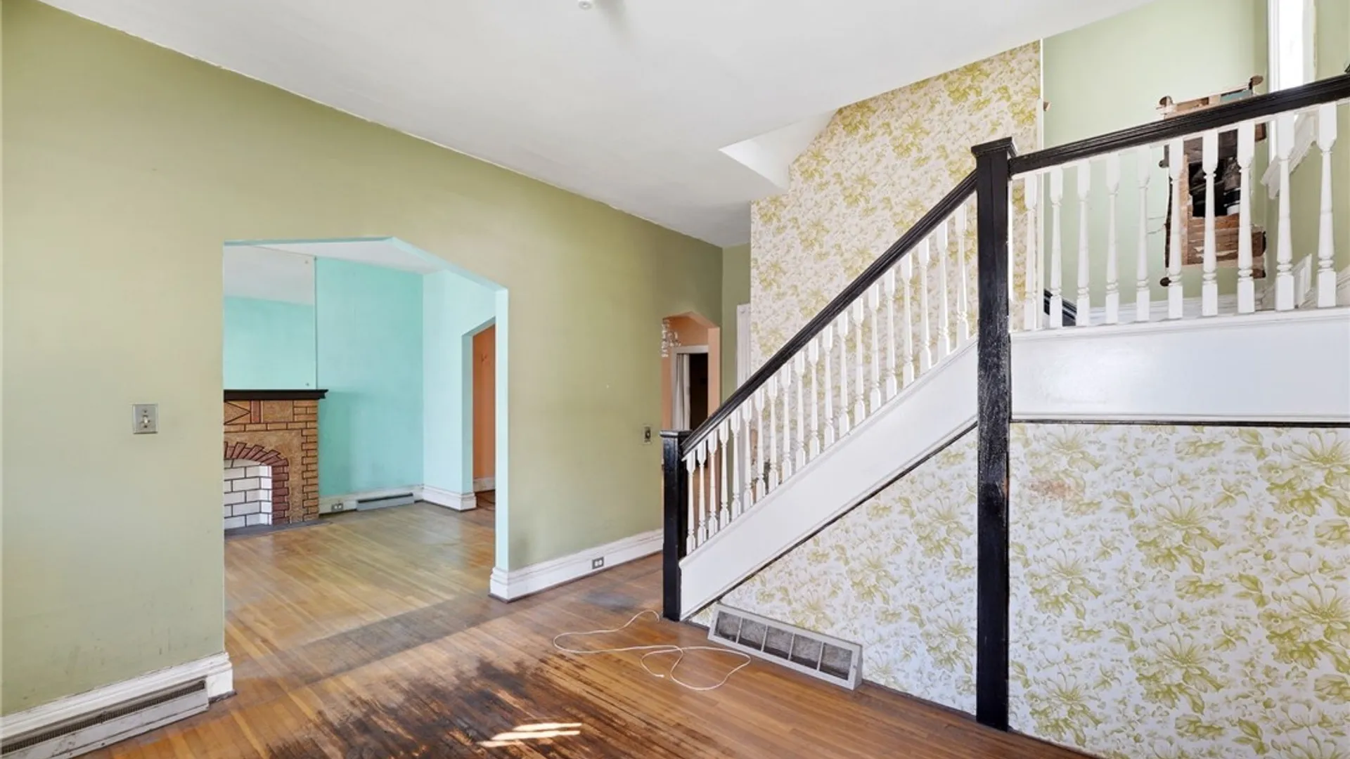 Property at 16 Copeland Place, Buffalo, NY 14207 9