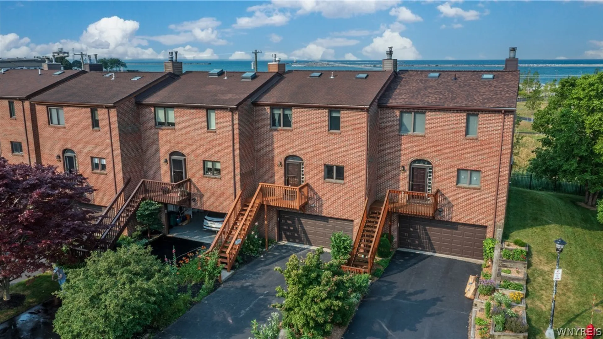 Property at 418 Lakefront Blvd, Buffalo, NY 14202 3
