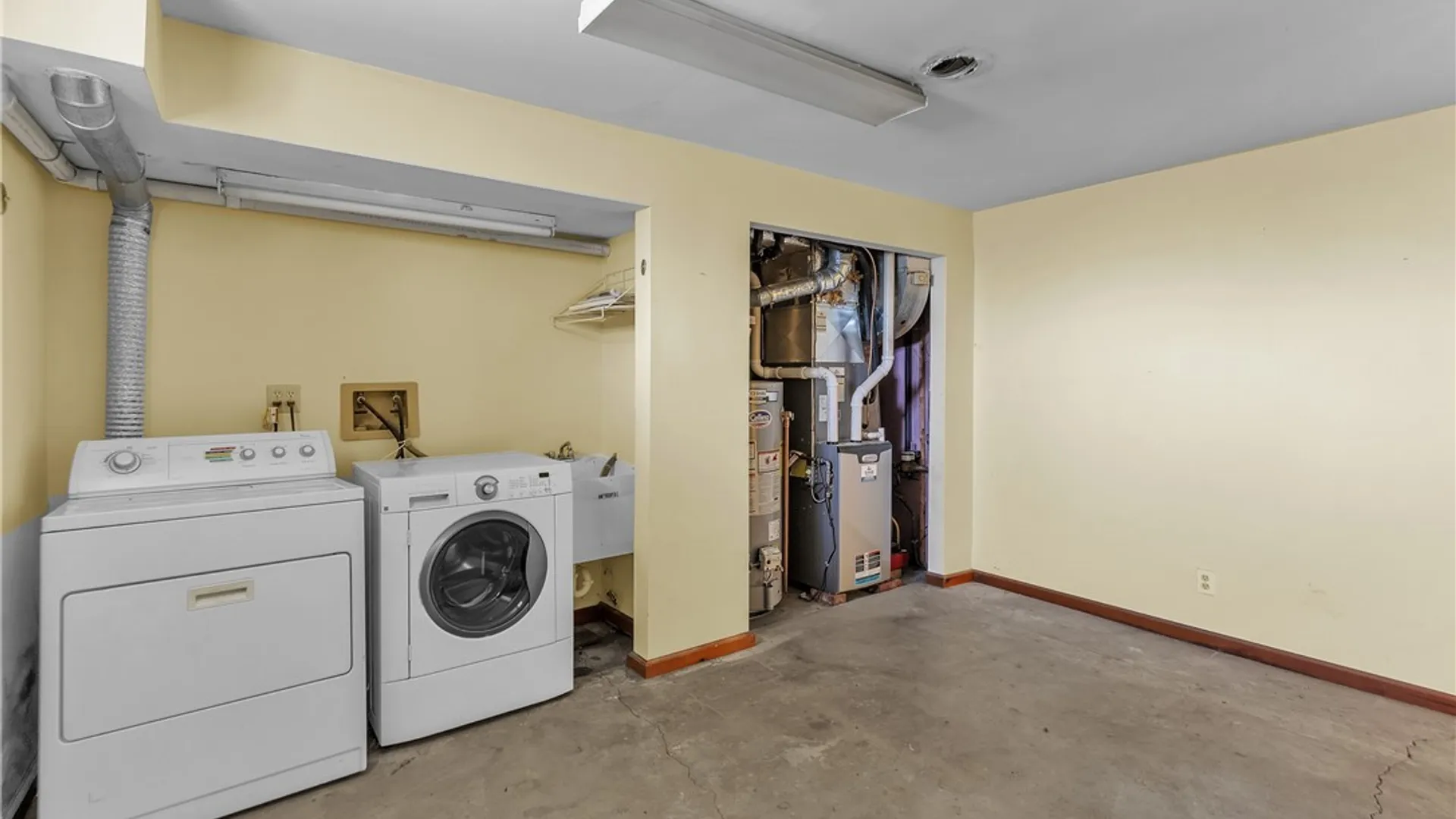 Property at 418 Lakefront Blvd, Buffalo, NY 14202 35