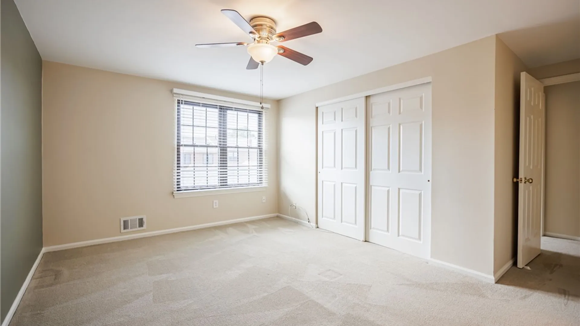 Property at 18 Dunbridge Heights, Perinton, NY 14450 15