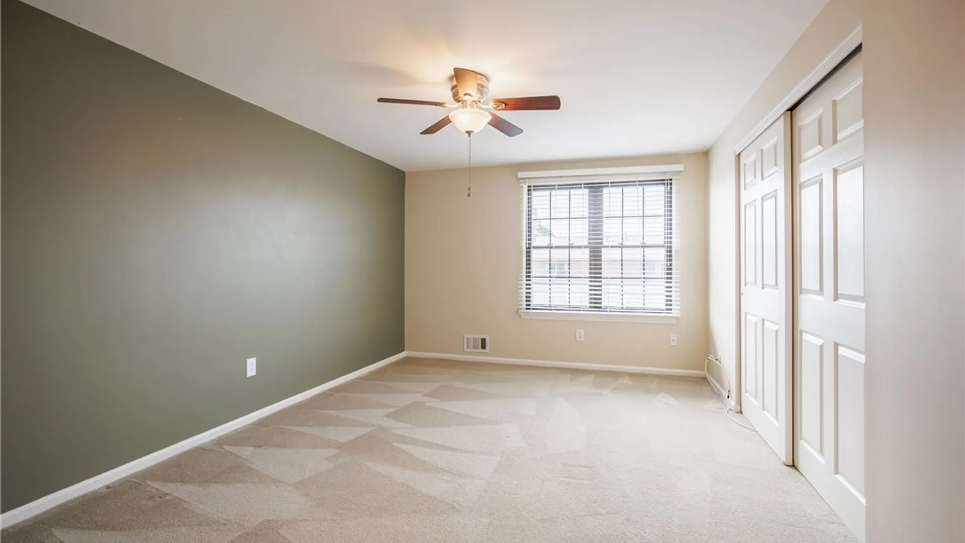 Property at 18 Dunbridge Heights, Perinton, NY 14450 16