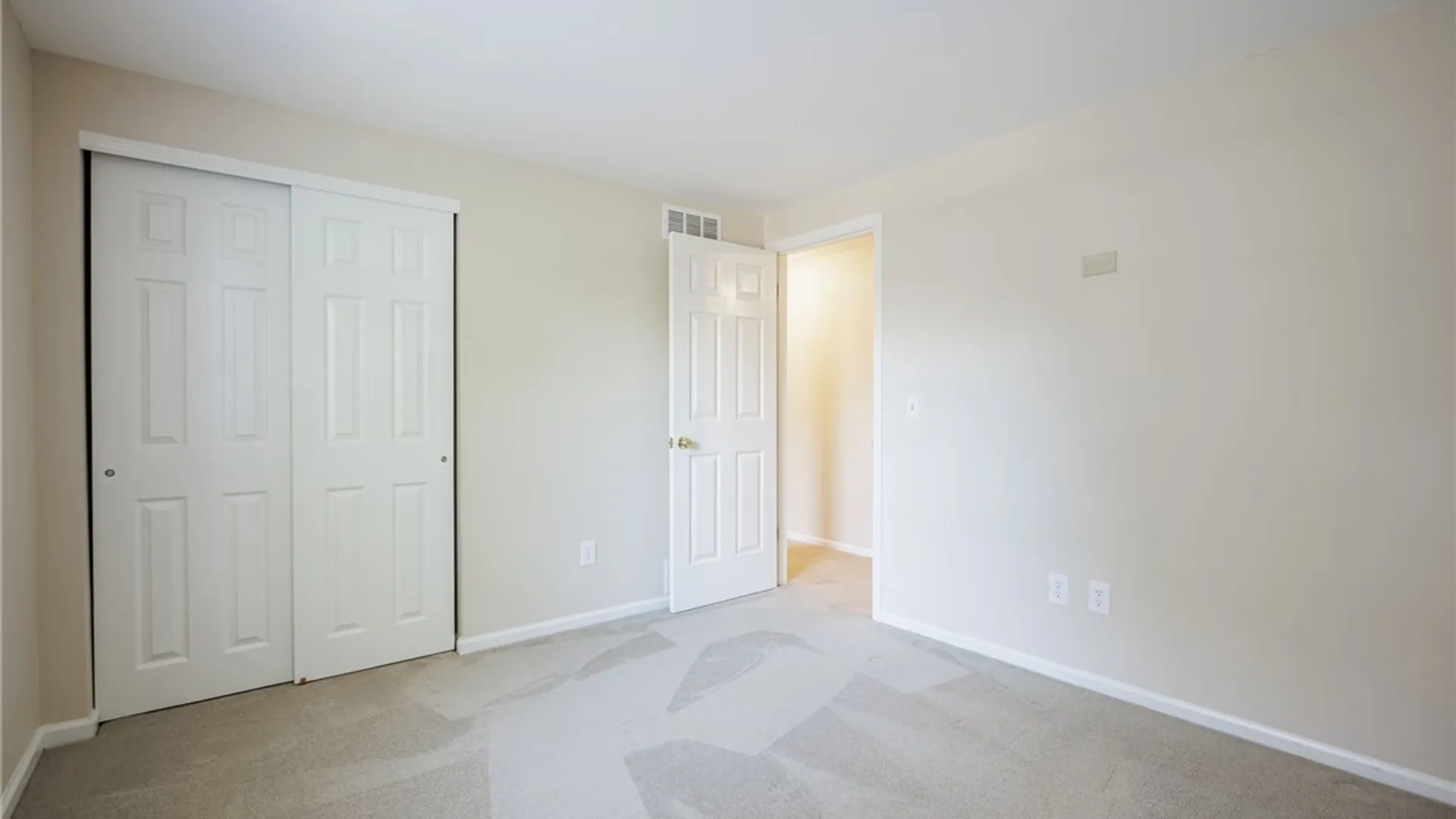 Property at 18 Dunbridge Heights, Perinton, NY 14450 23