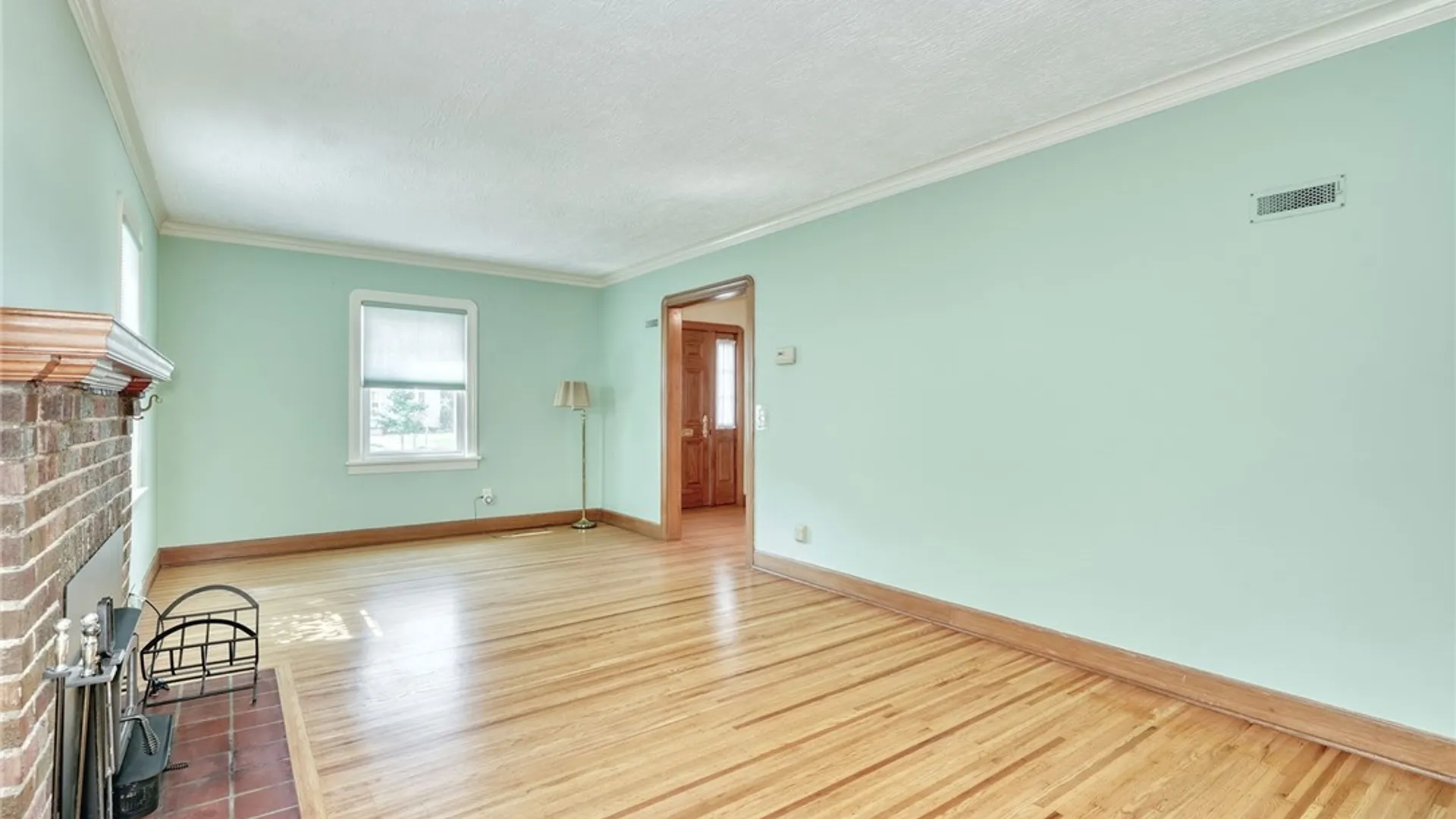 Property at 136 Hoover Road, Irondequoit, NY 14617 9