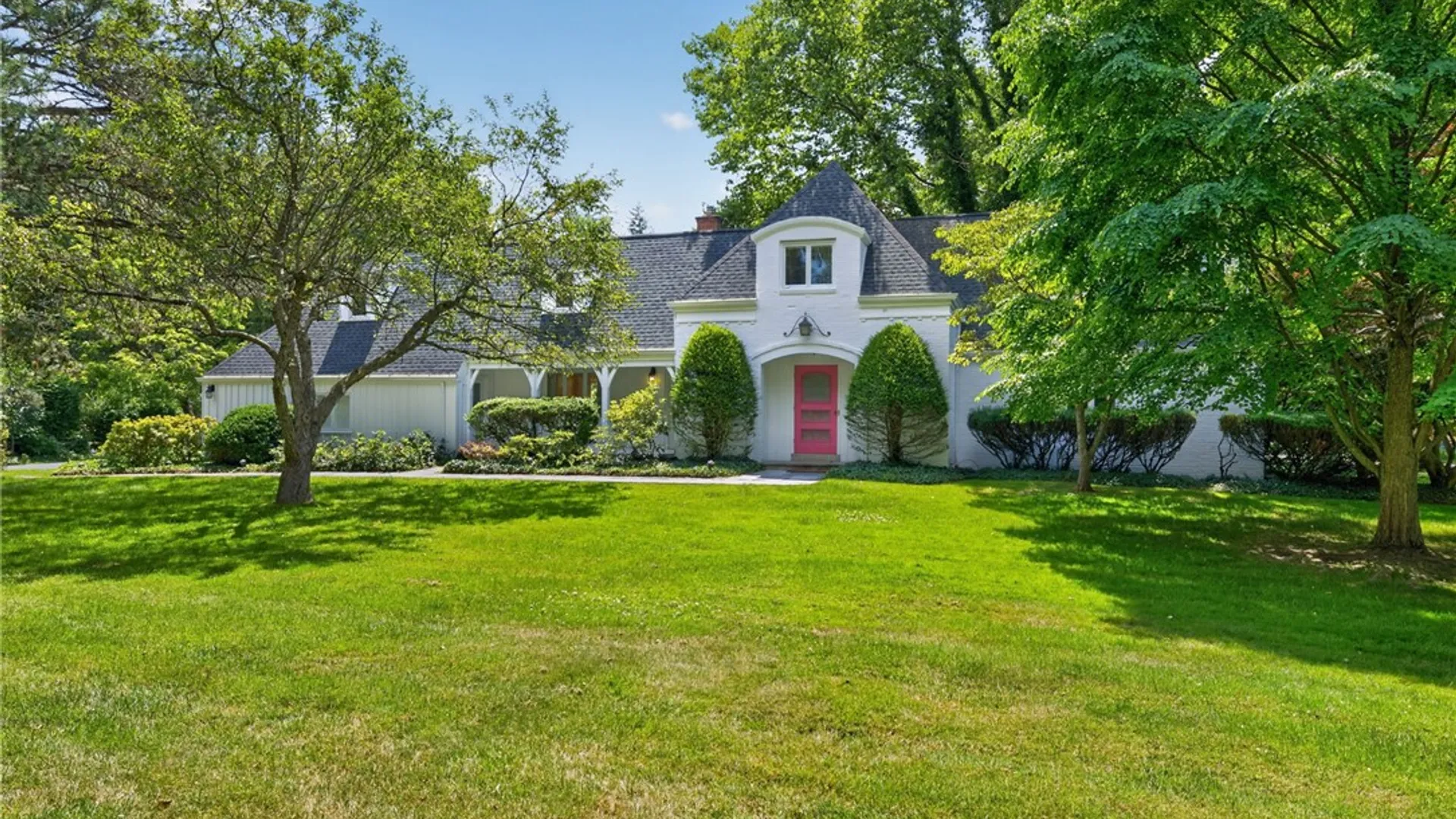 Property at 25 Oak Lane, Brighton, NY 14610 2
