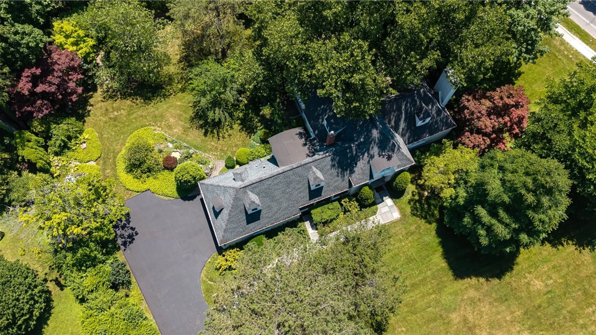 Property at 25 Oak Lane, Brighton, NY 14610 4