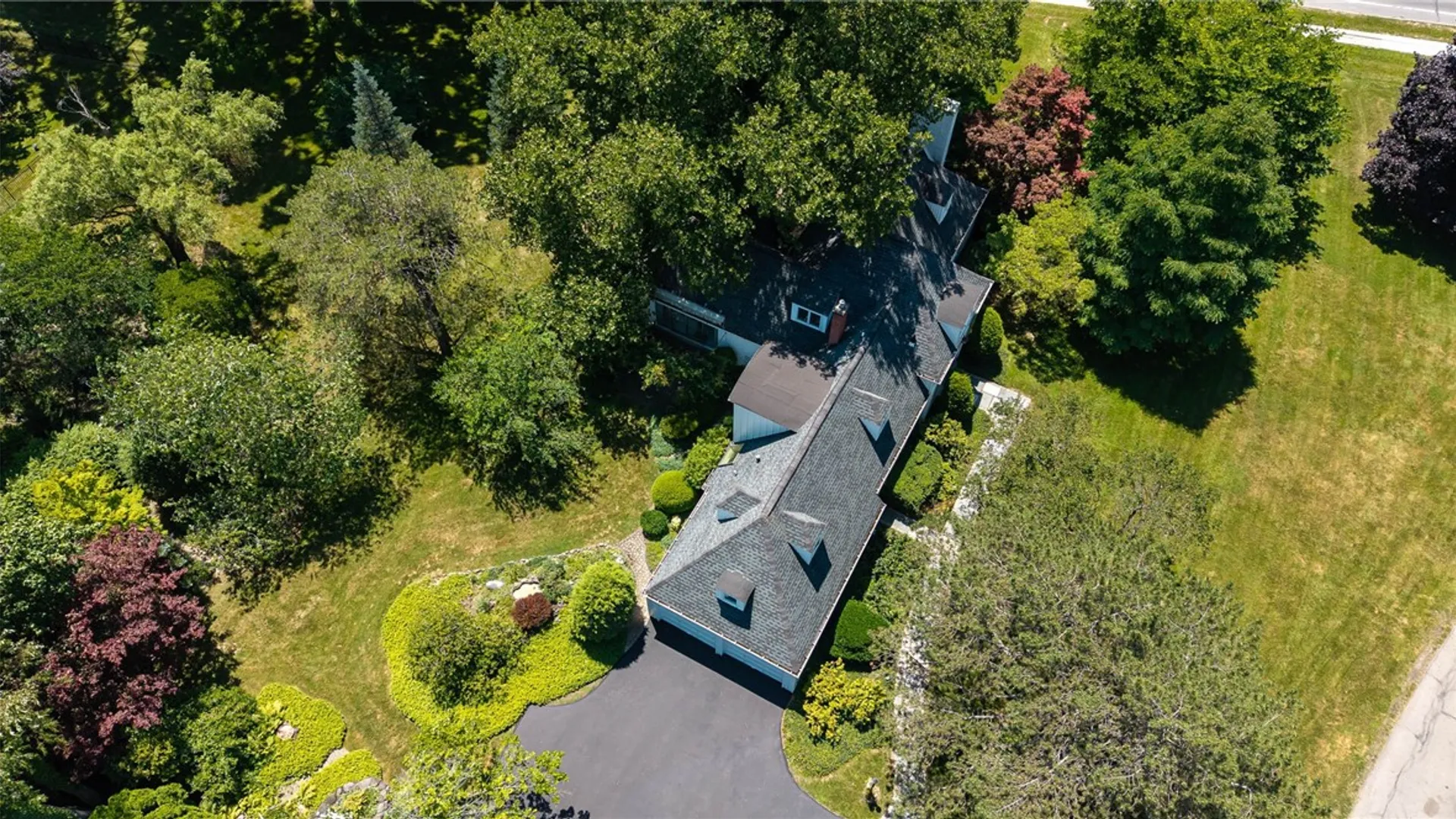 Property at 25 Oak Lane, Brighton, NY 14610 44