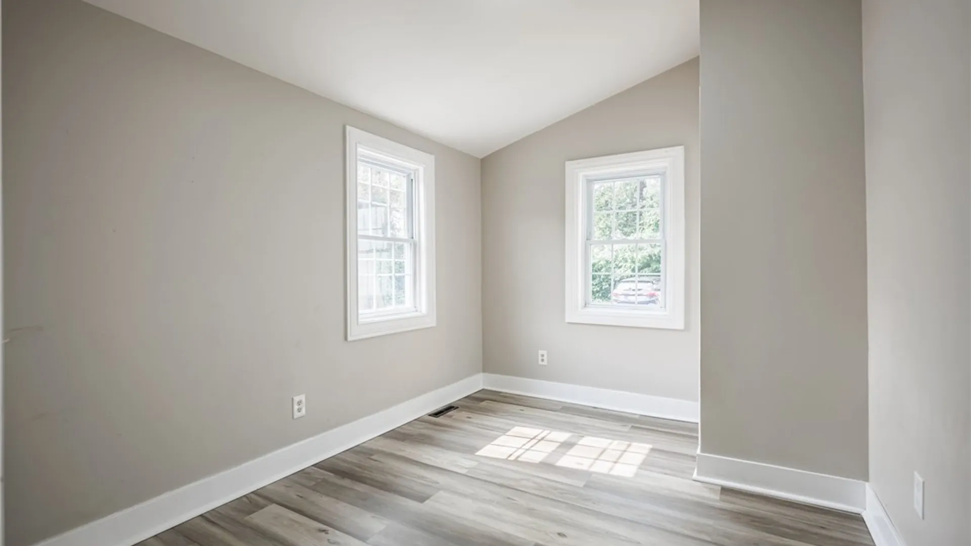 Property at 184 Alexander Street, Rochester, NY 14607 9
