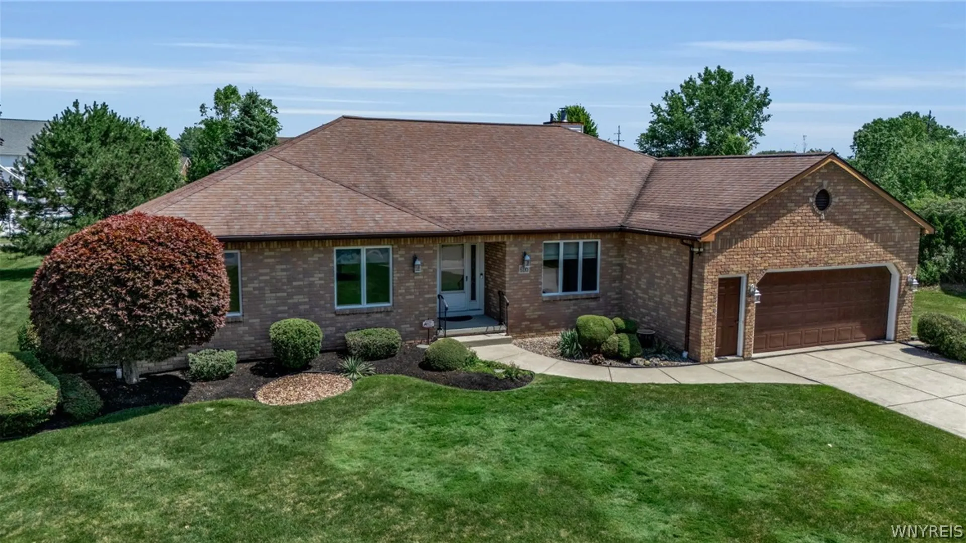 Property at 6195 Blossom Ct, Clarence, NY 14051 2