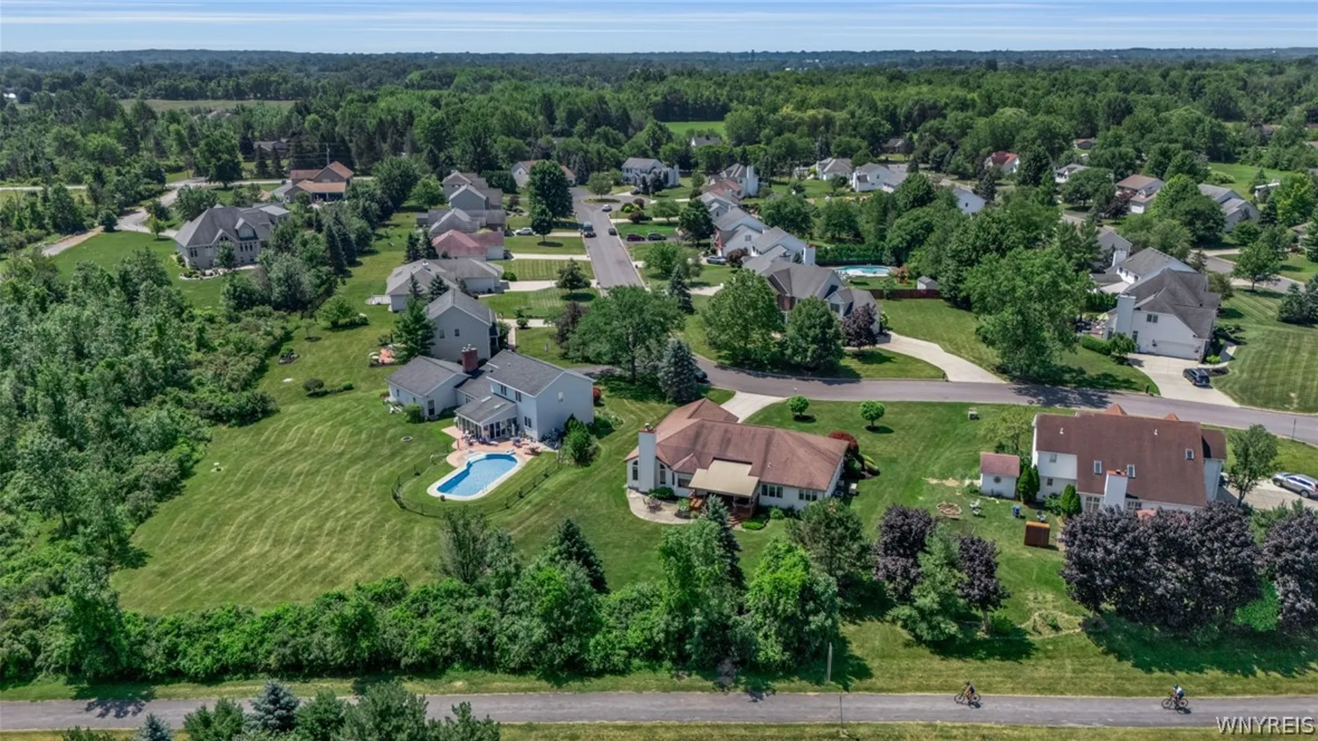 Property at 6195 Blossom Ct, Clarence, NY 14051 47