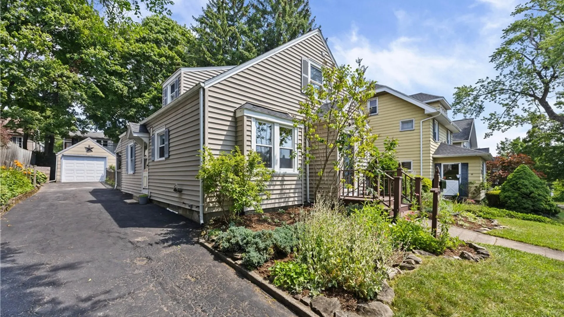 Property at 316 Laurelton Road, Irondequoit, NY 14609 7