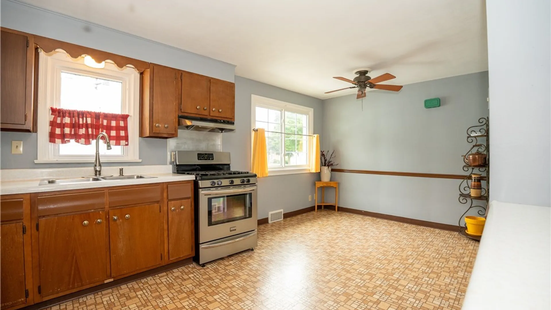Property at 148 Deumant, Tonawanda, NY 14223 17