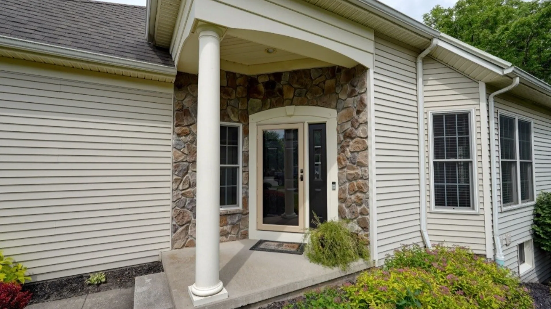 Property at 1037 Chapelhill Drive, Victor, NY 14564 4