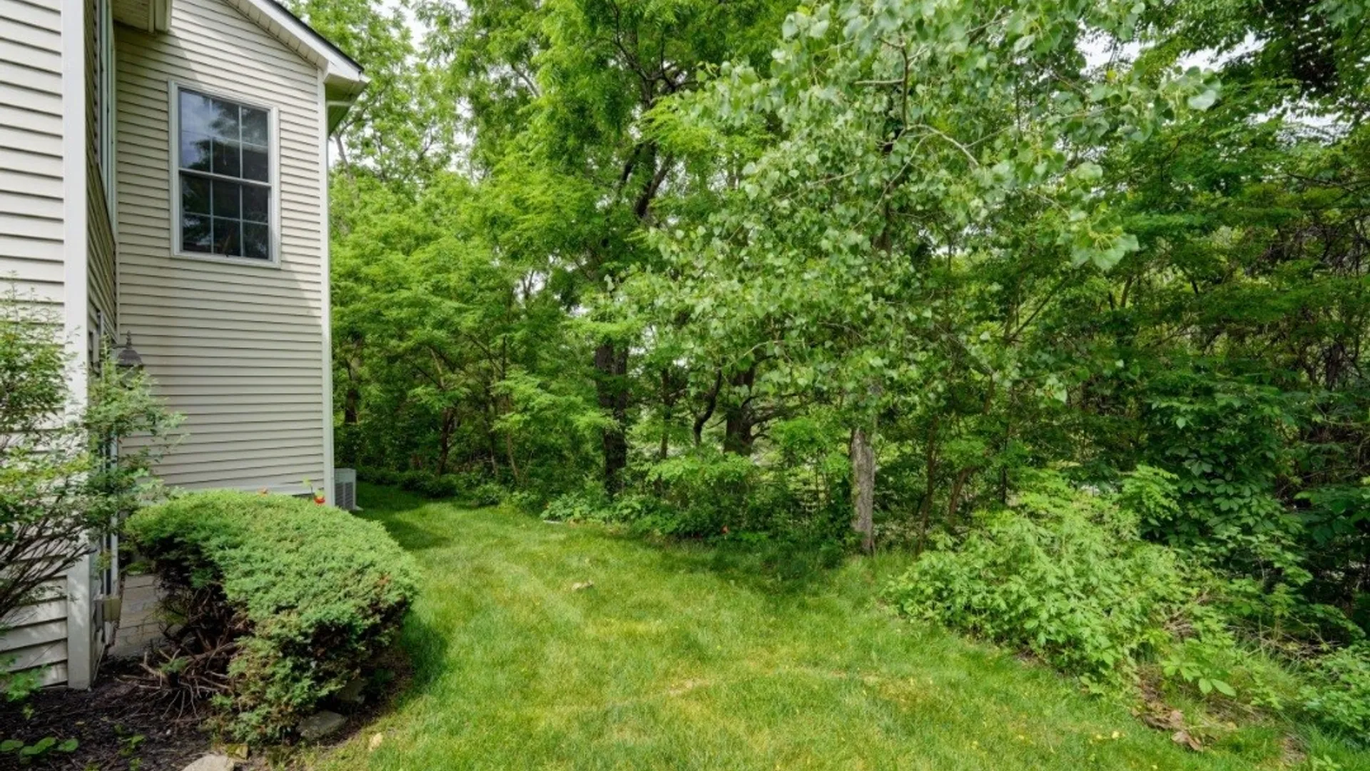 Property at 1037 Chapelhill Drive, Victor, NY 14564 45