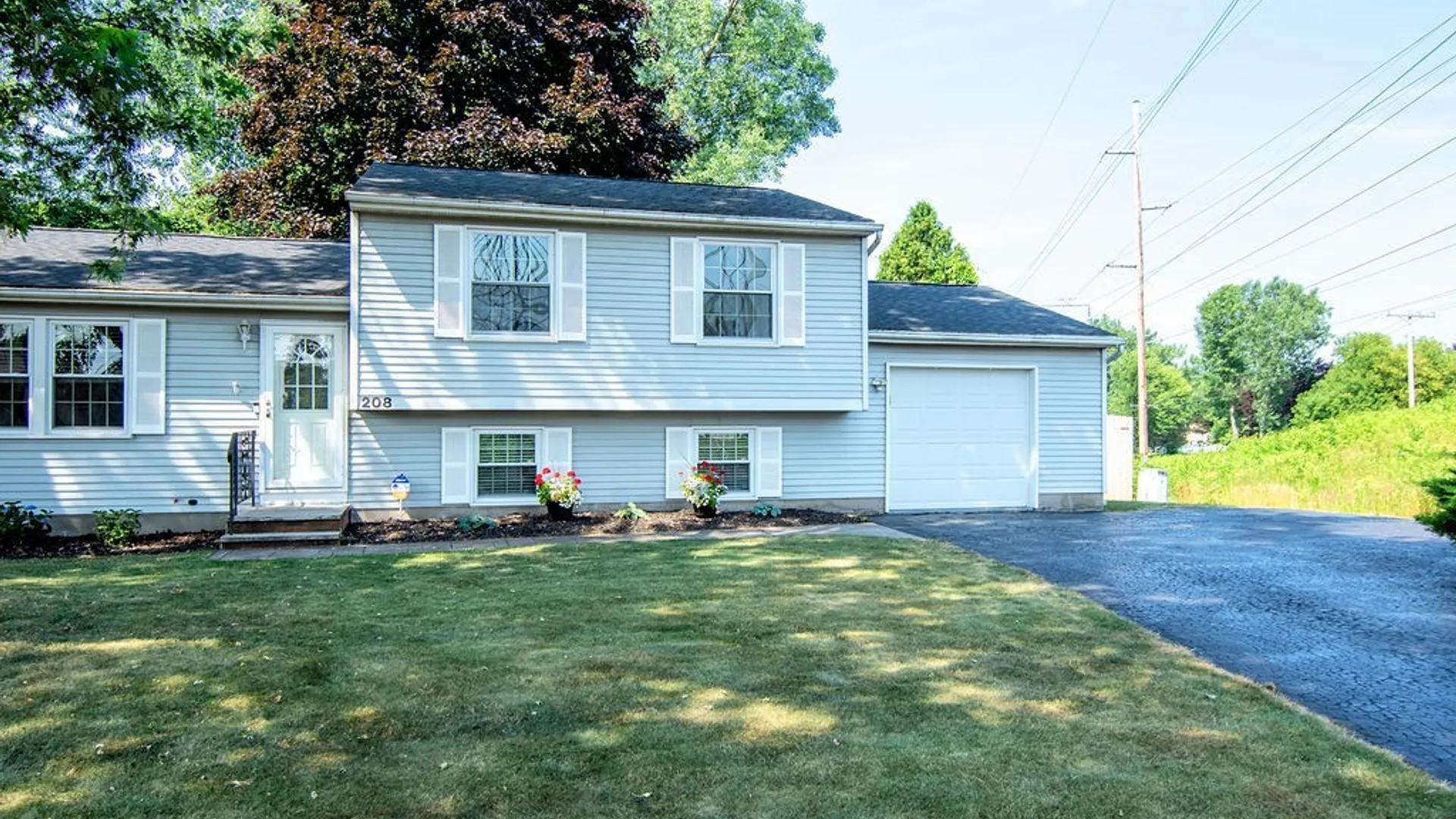 Property at 208 Rocky Road, Salina, NY 13090 39