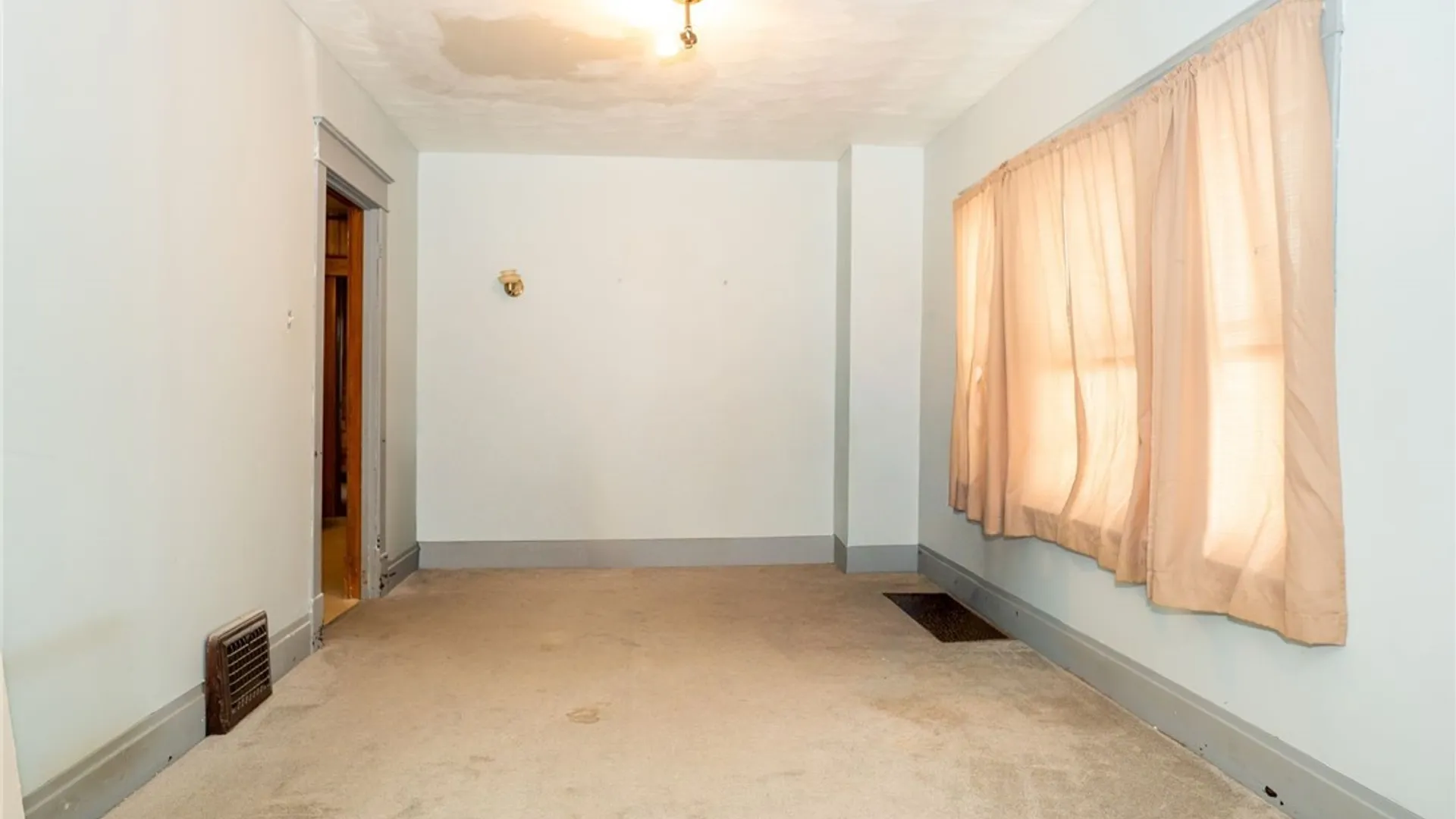 Property at 118 Hedwig Avenue, Cheektowaga, NY 14211 13
