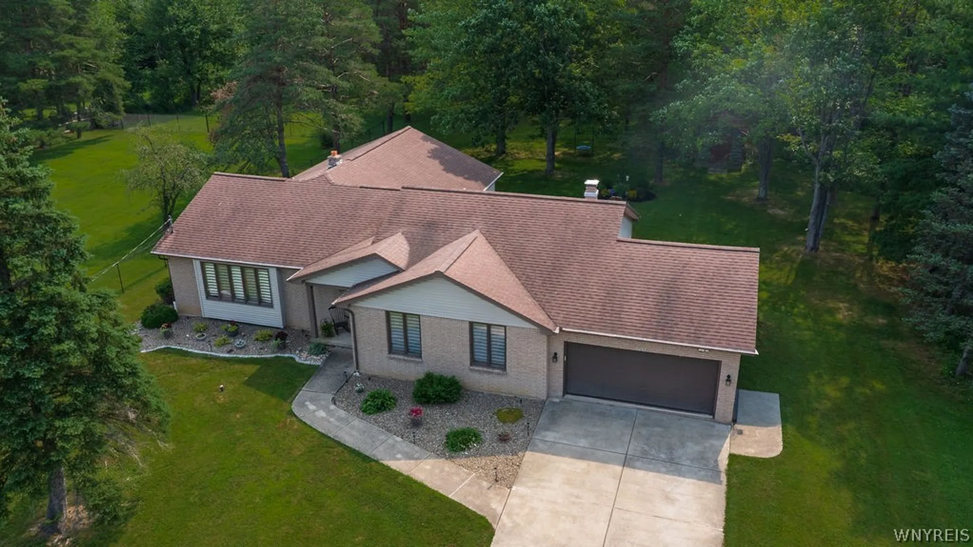 Property at 4627 Mckinley Parkway, Hamburg, NY 14075 3