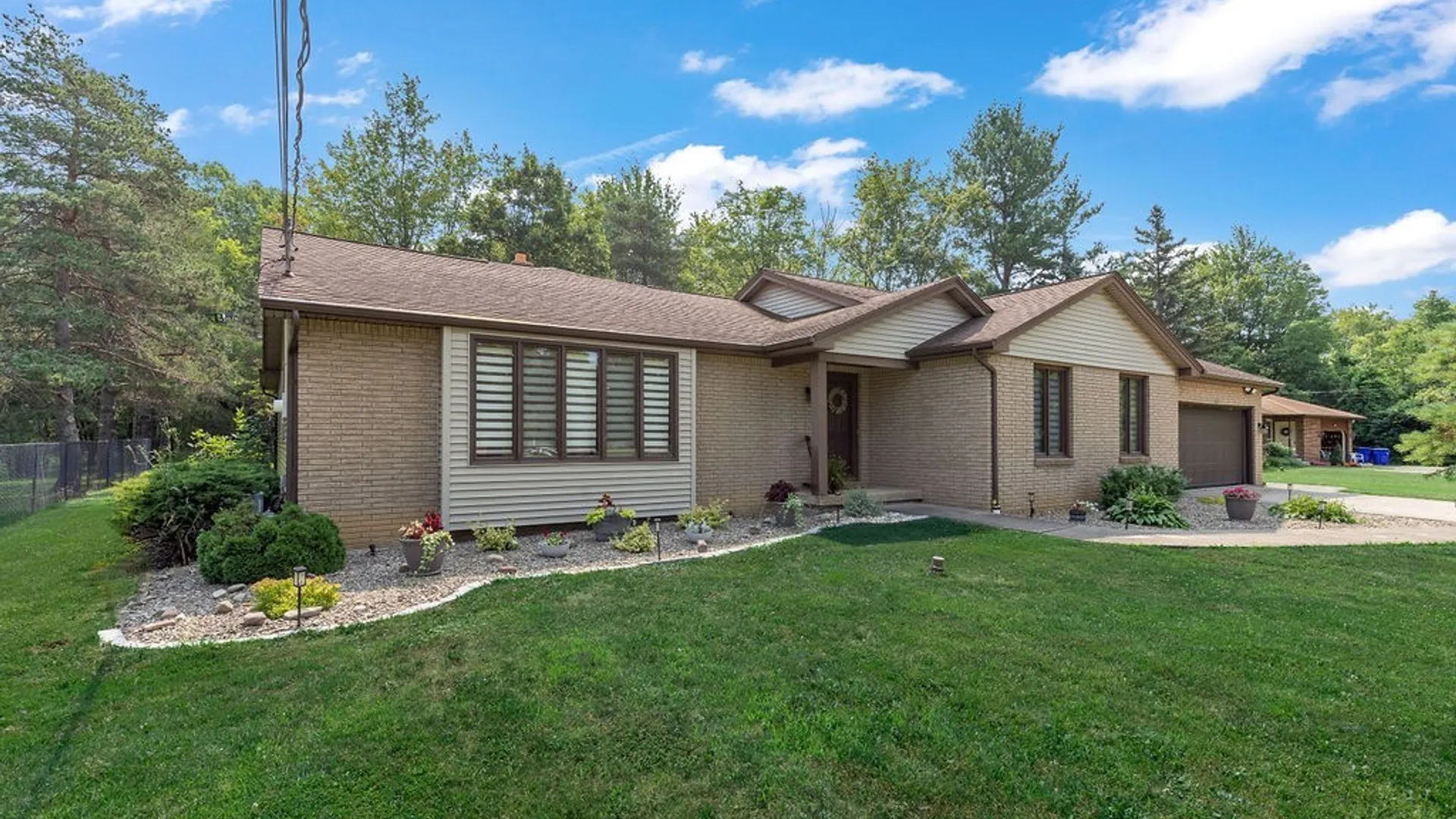 Property at 4627 Mckinley Parkway, Hamburg, NY 14075 5