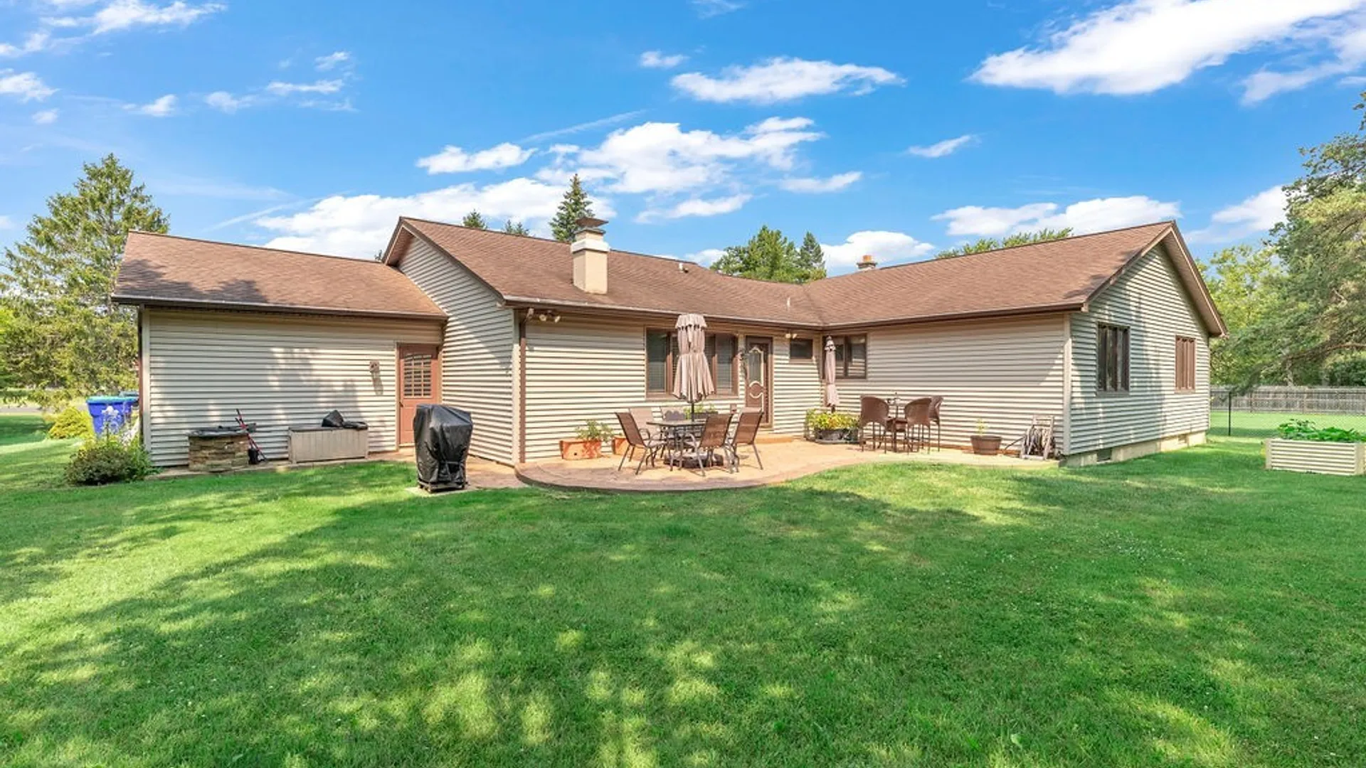 Property at 4627 Mckinley Parkway, Hamburg, NY 14075 6
