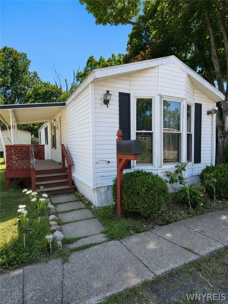 Property at 7898 Boston State Road, Hamburg, NY 14075