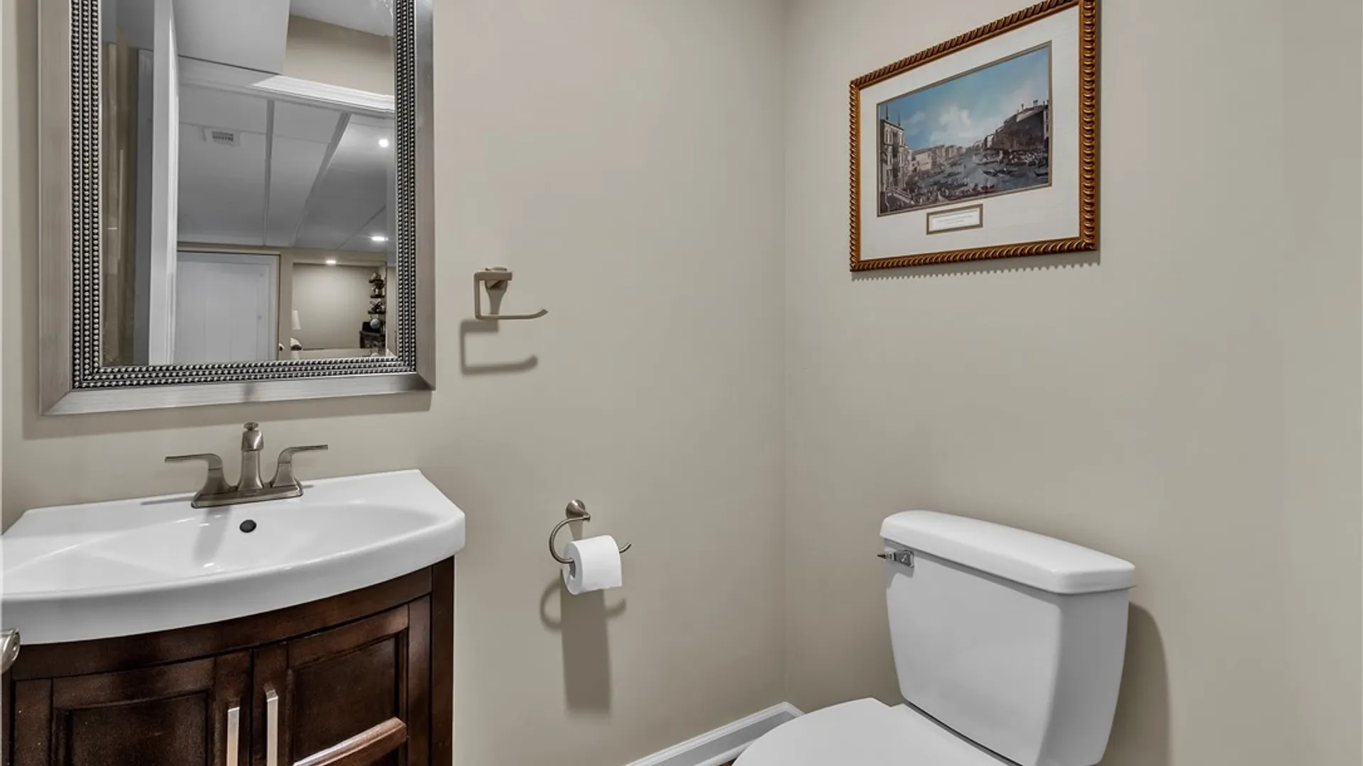 Property at 8059 Laurel Park Ln, Clarence, NY 14051 32
