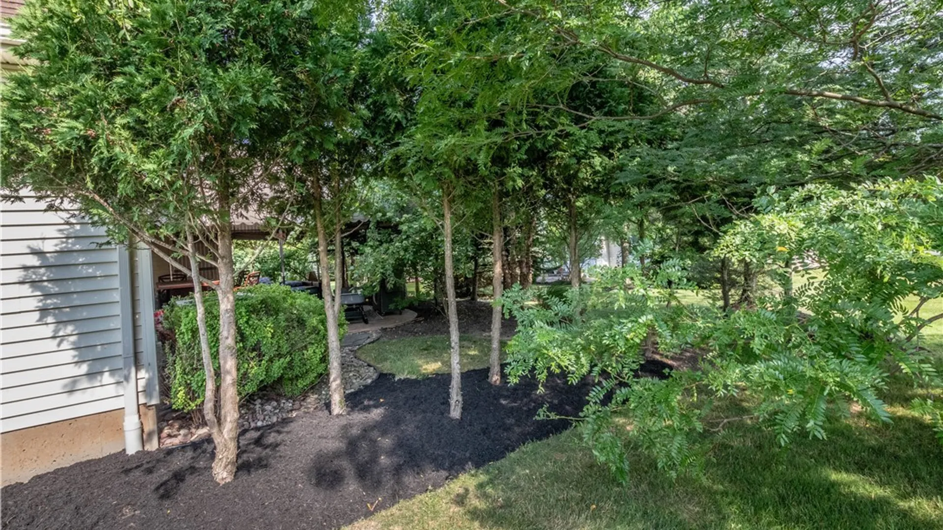 Property at 8059 Laurel Park Ln, Clarence, NY 14051 33