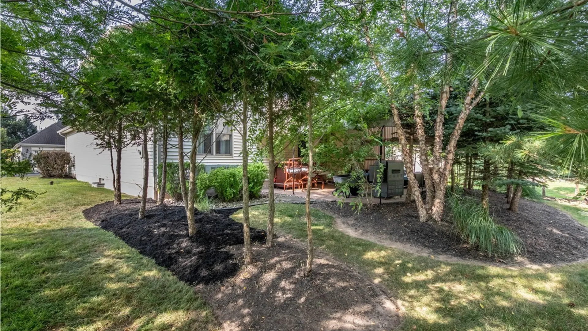 Property at 8059 Laurel Park Ln, Clarence, NY 14051 34