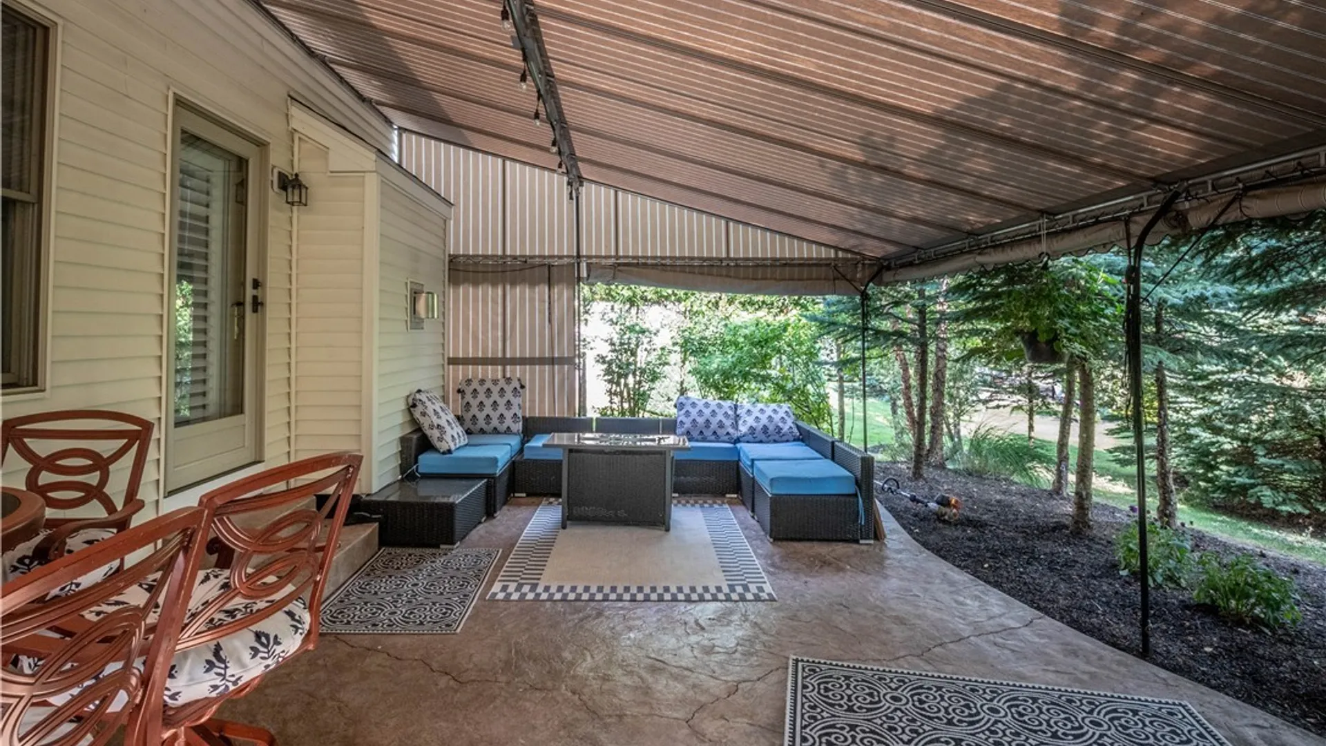 Property at 8059 Laurel Park Ln, Clarence, NY 14051 35